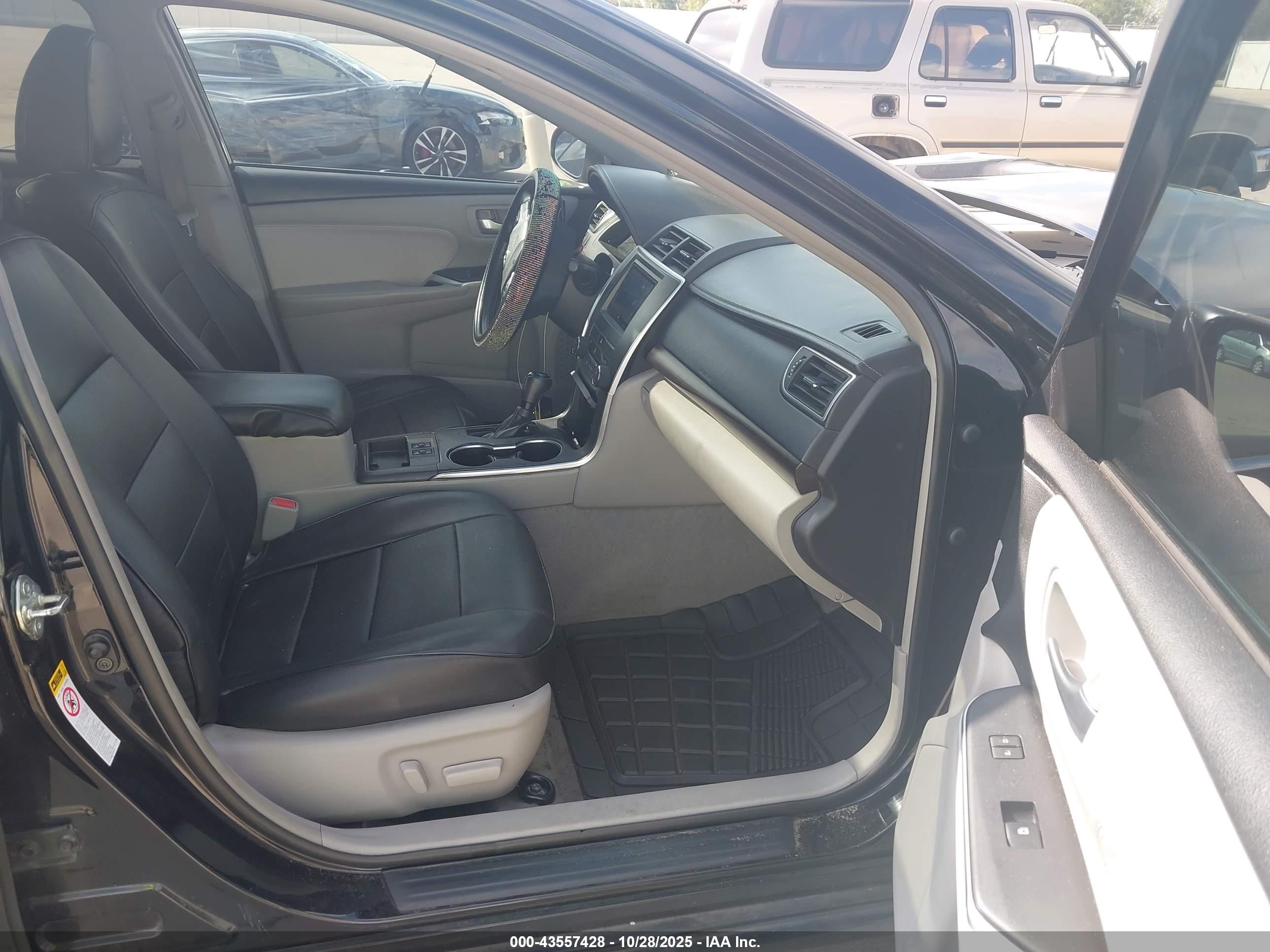 TOYOTA CAMRY image 5