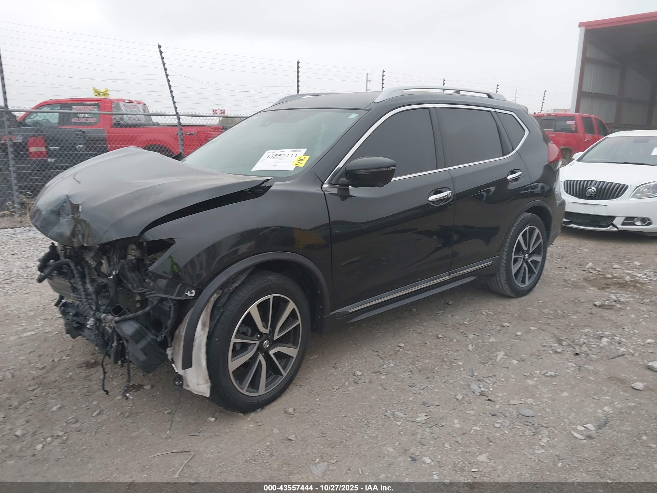 NISSAN ROGUE image 2