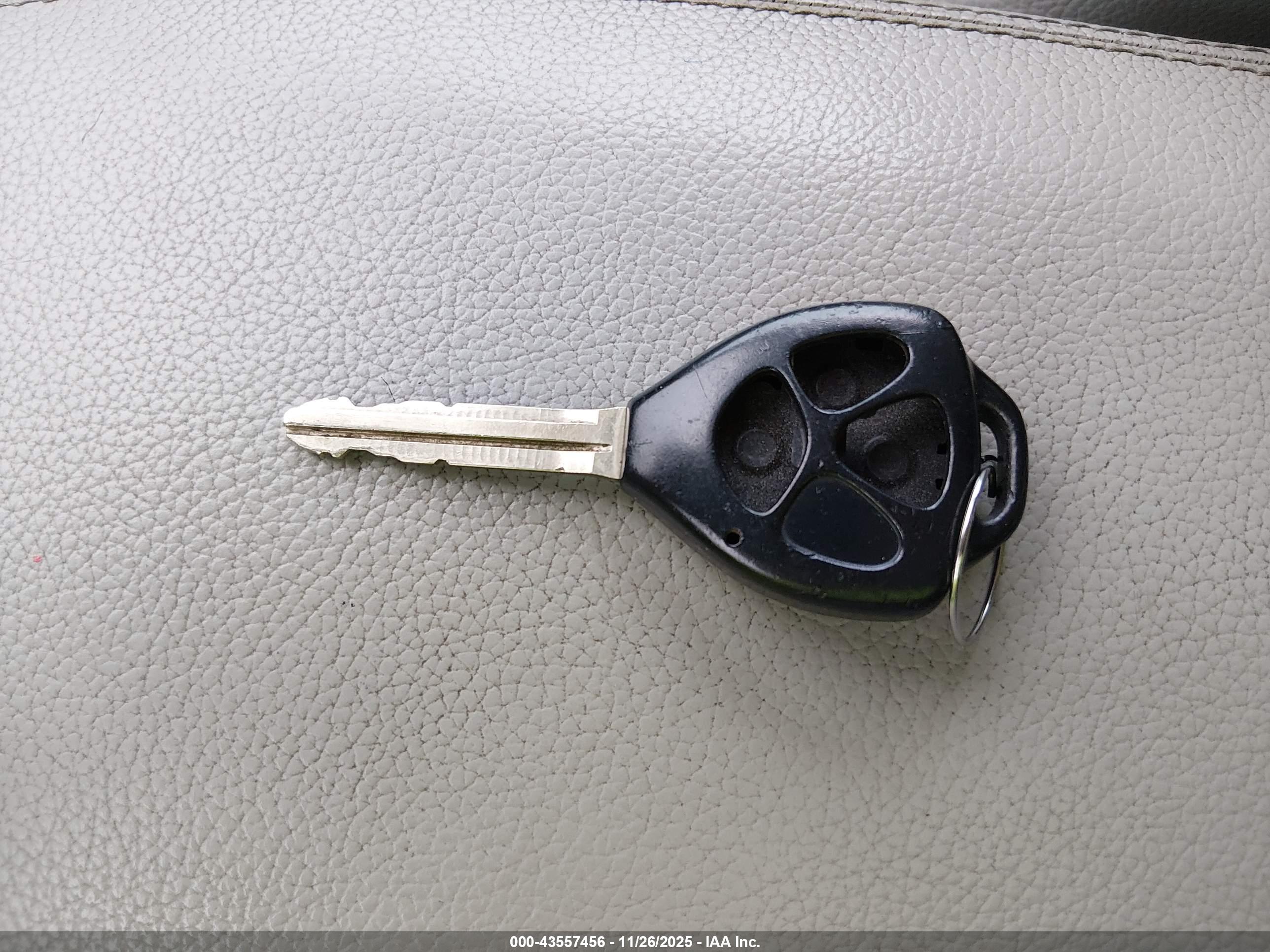 TOYOTA RAV4 image 11