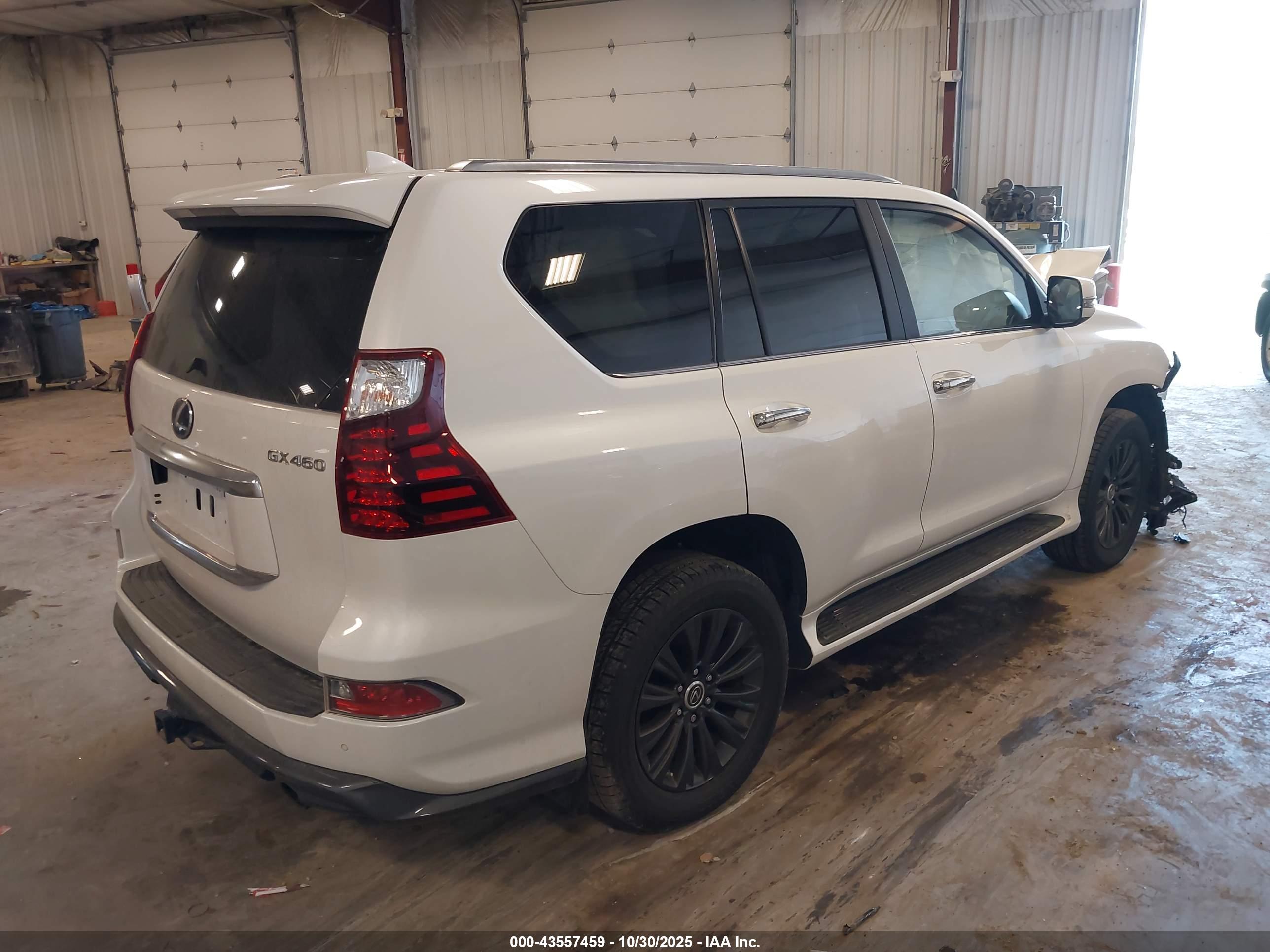 LEXUS GX image 4