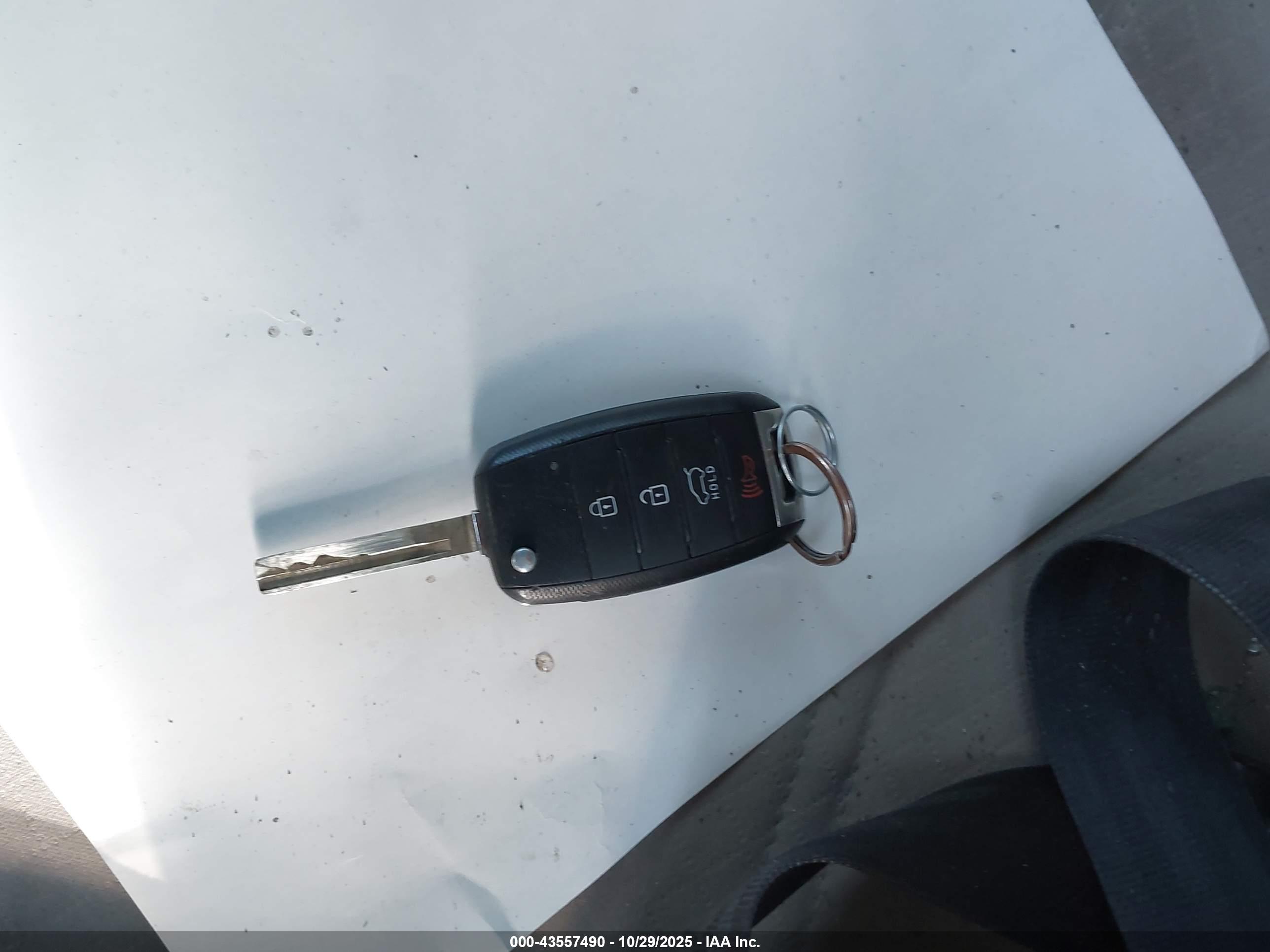 KIA SORENTO image 11