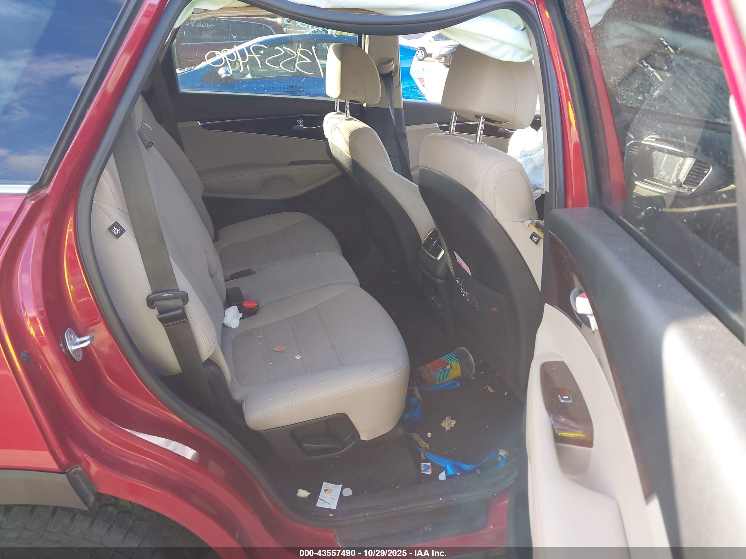 KIA SORENTO image 8