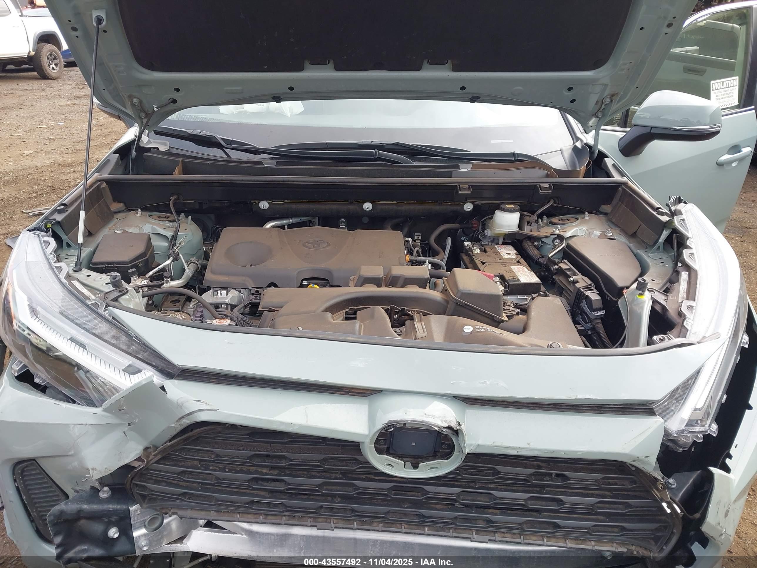TOYOTA RAV4 image 10