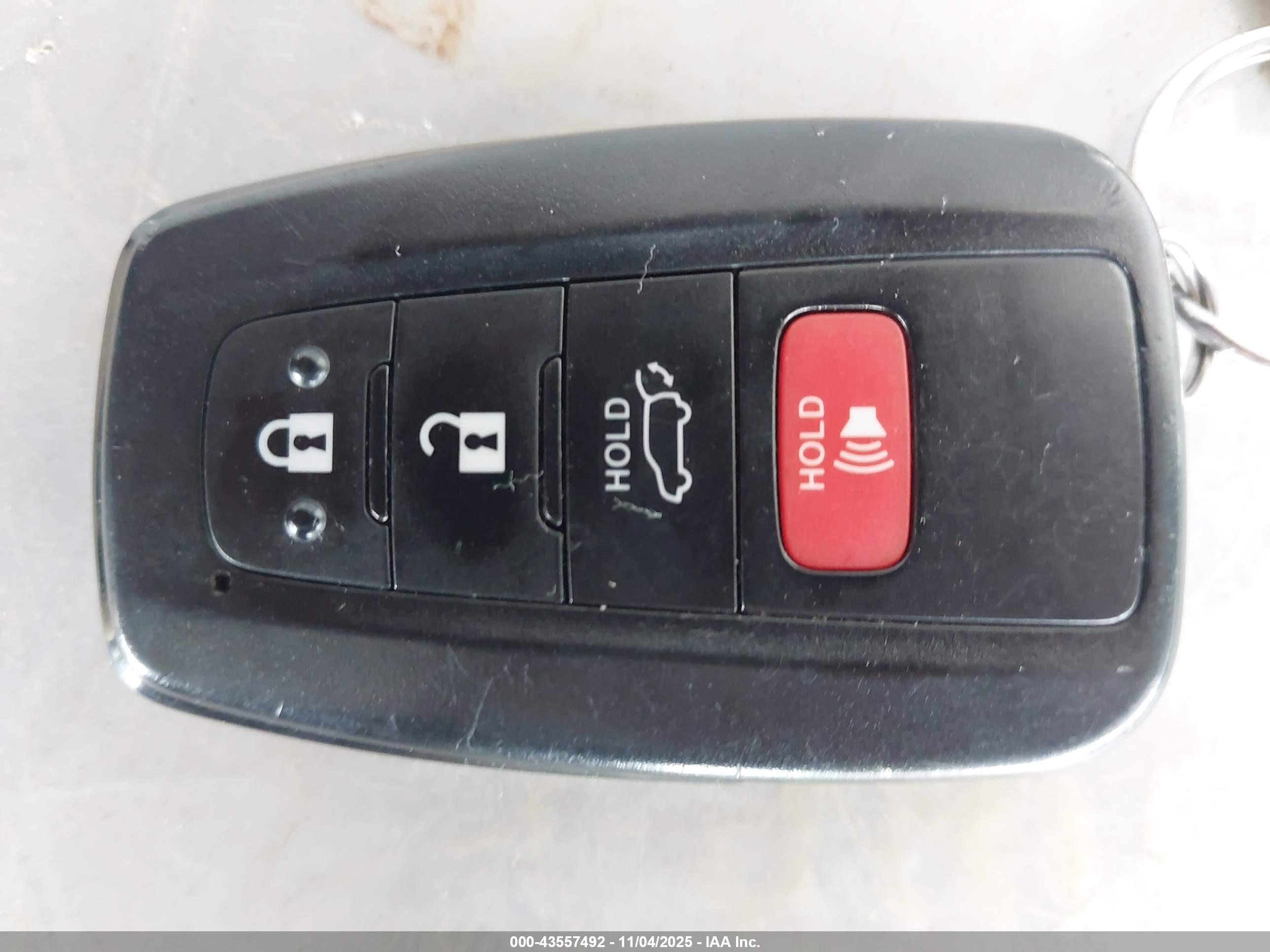 TOYOTA RAV4 image 11