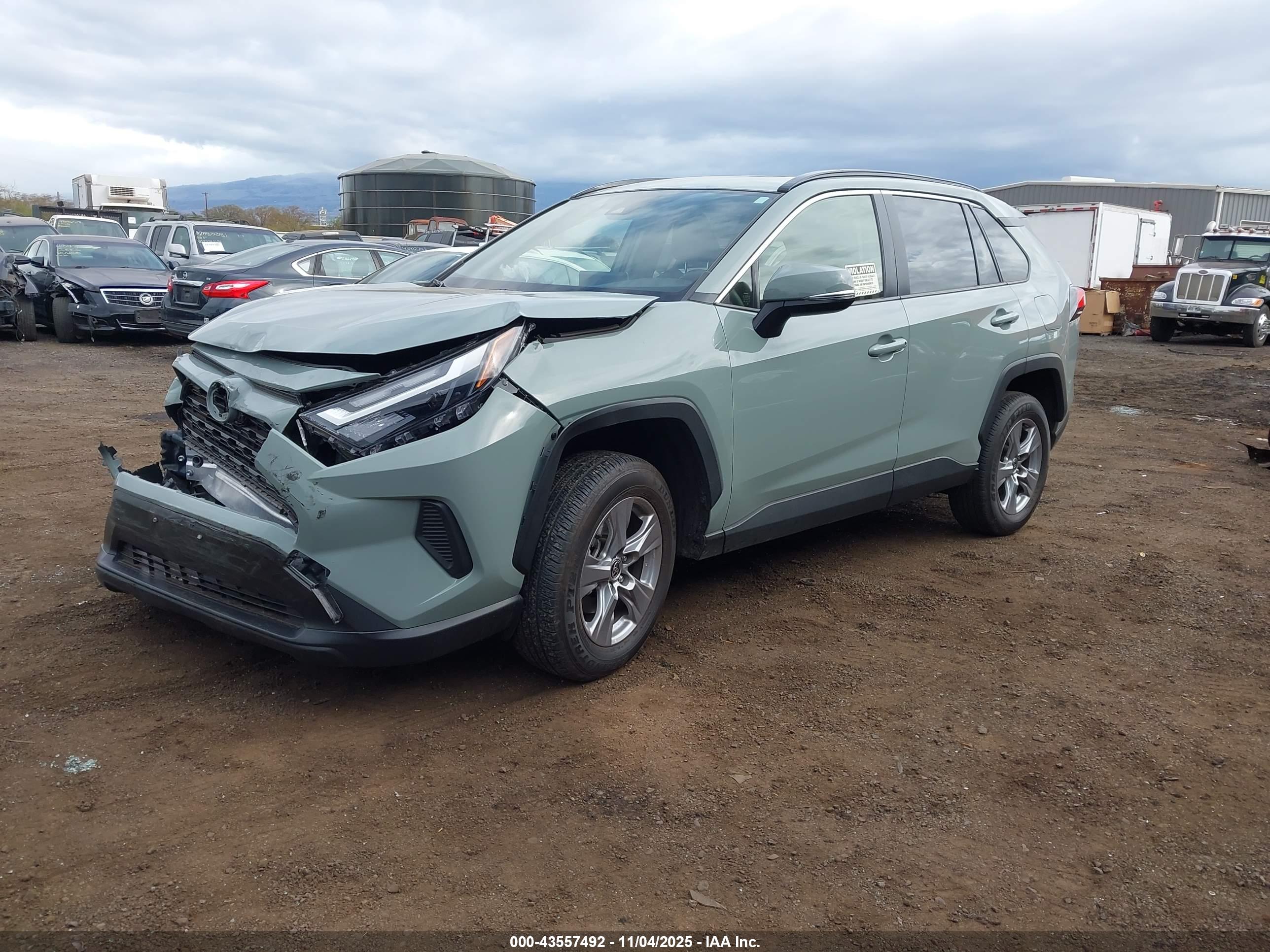 TOYOTA RAV4 image 2