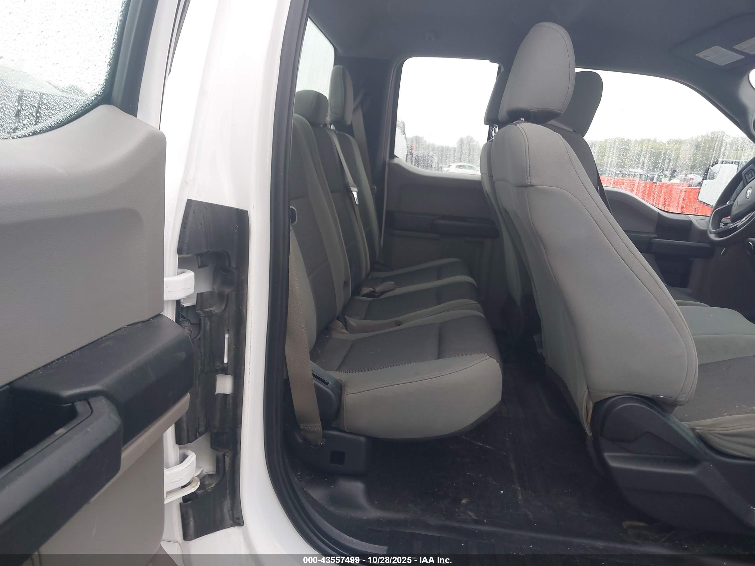 FORD F-150 image 8