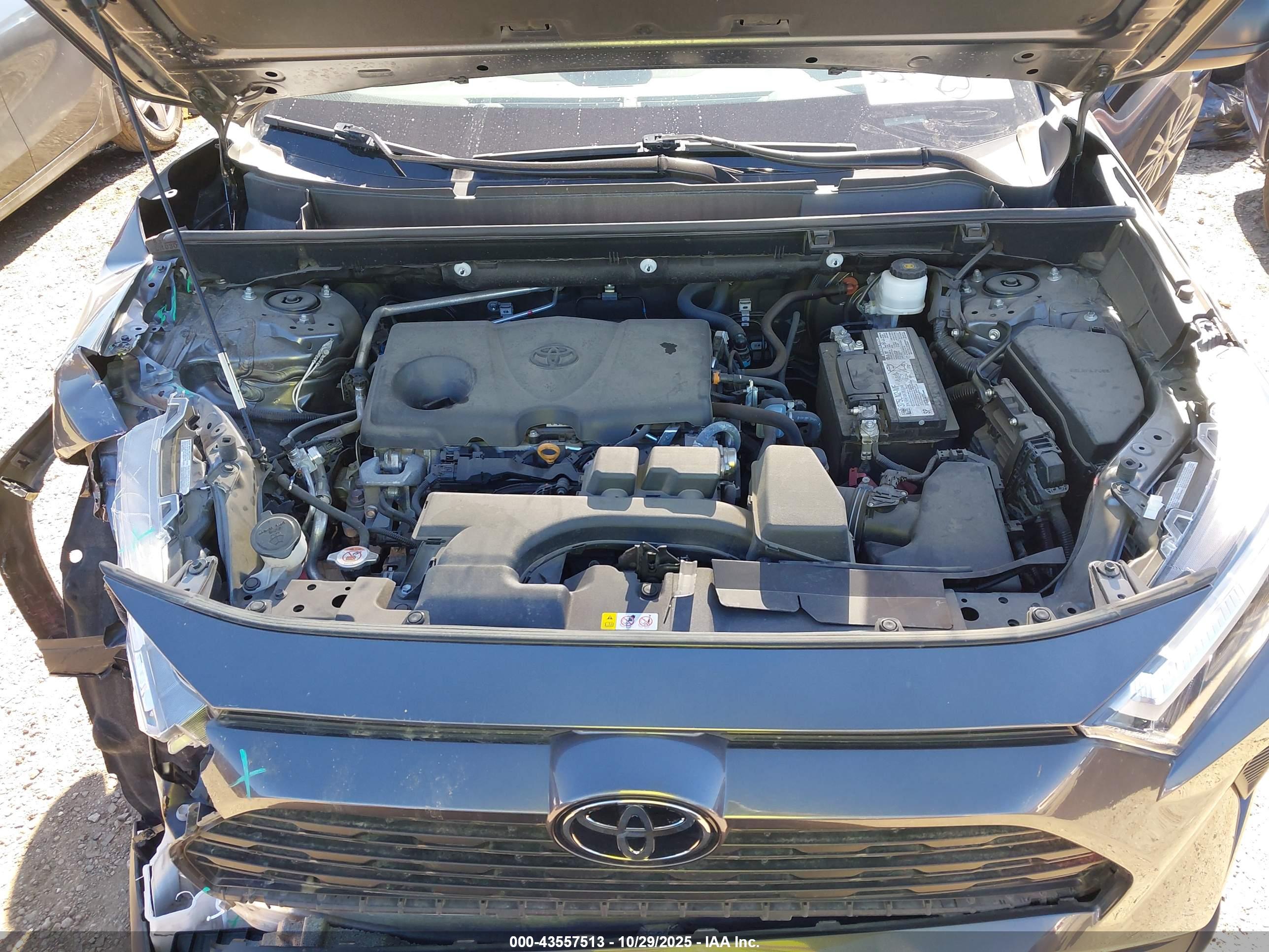 TOYOTA RAV4 image 10