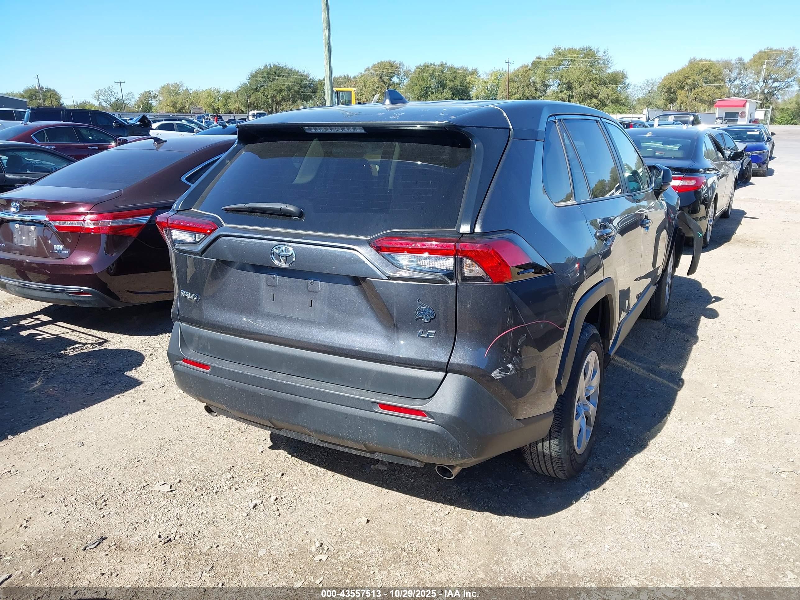 TOYOTA RAV4 image 4