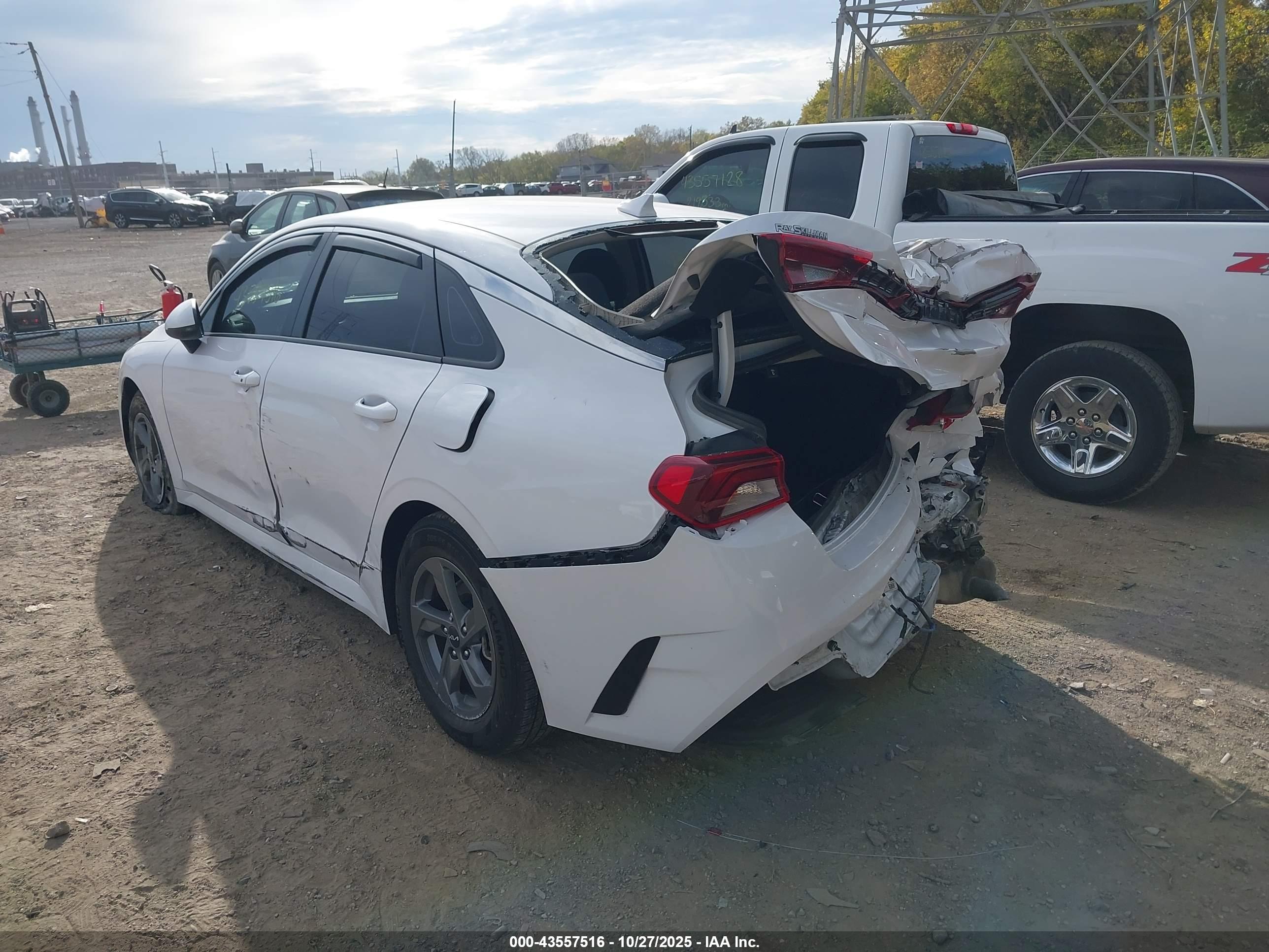 KIA K5 image 3
