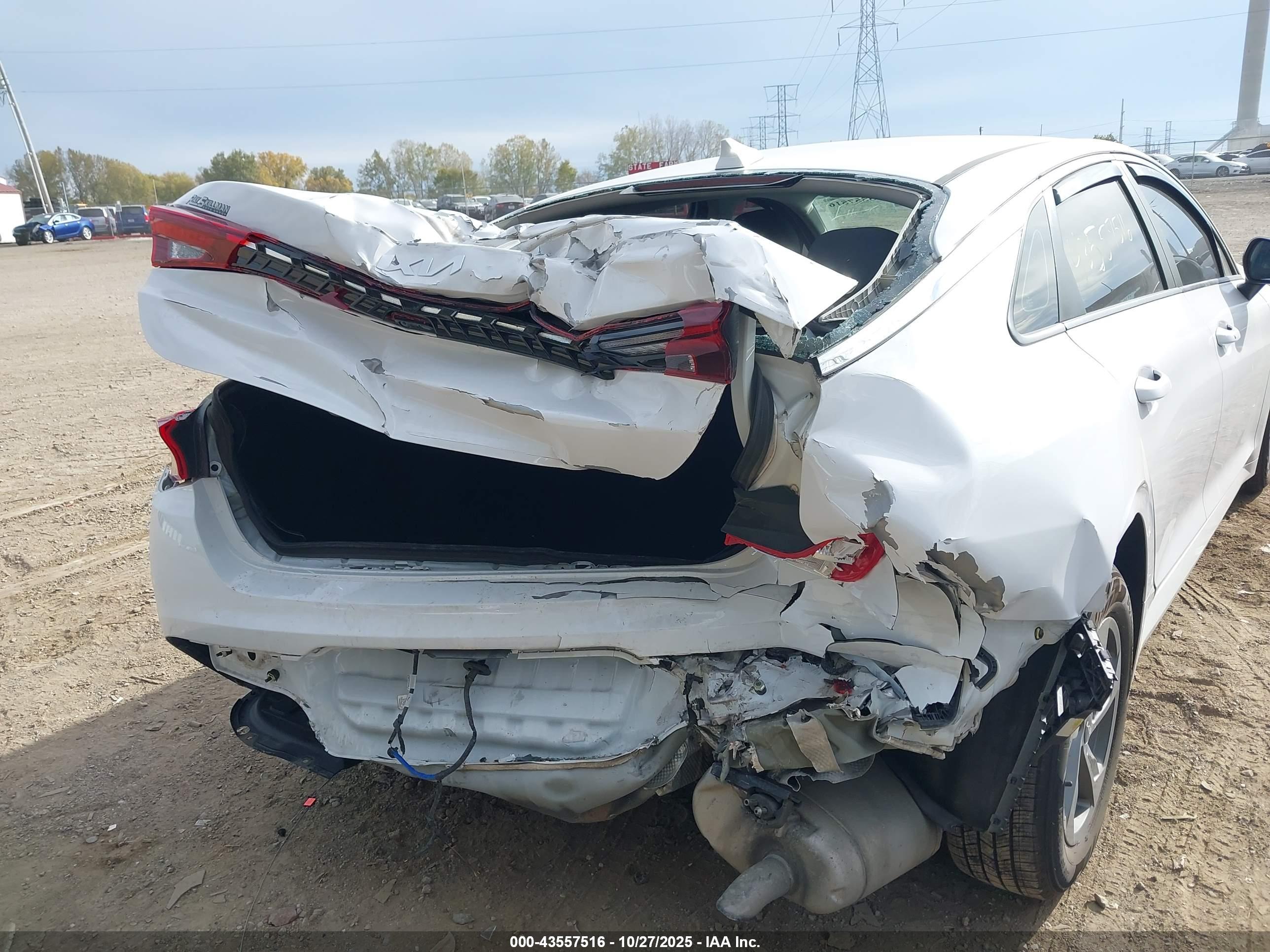 KIA K5 image 6
