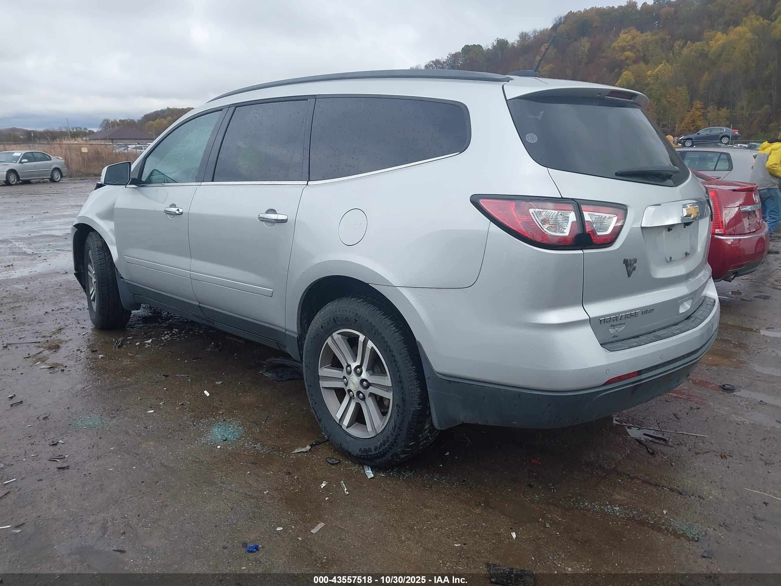 CHEVROLET TRAVERSE image 3
