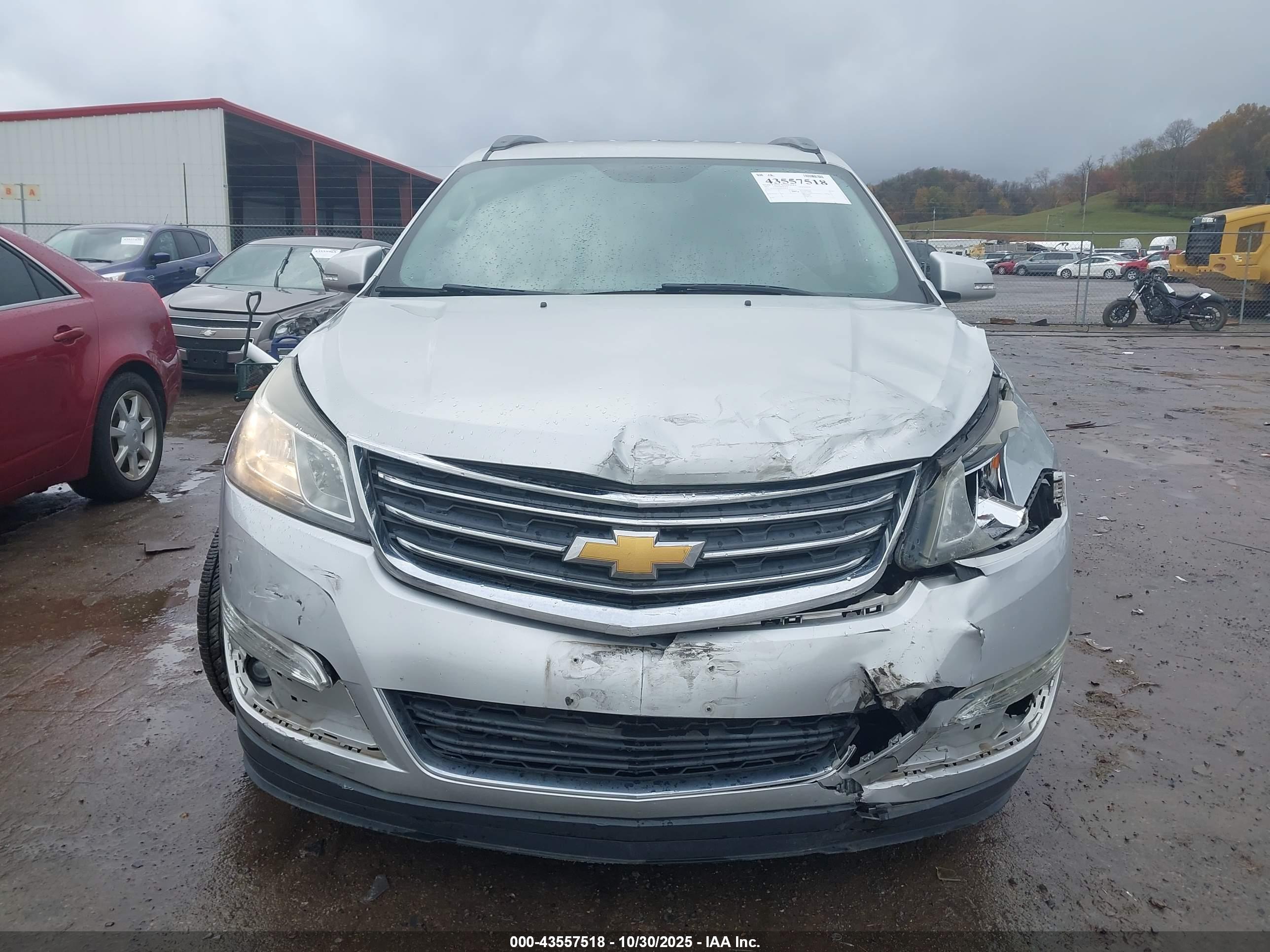 CHEVROLET TRAVERSE image 6