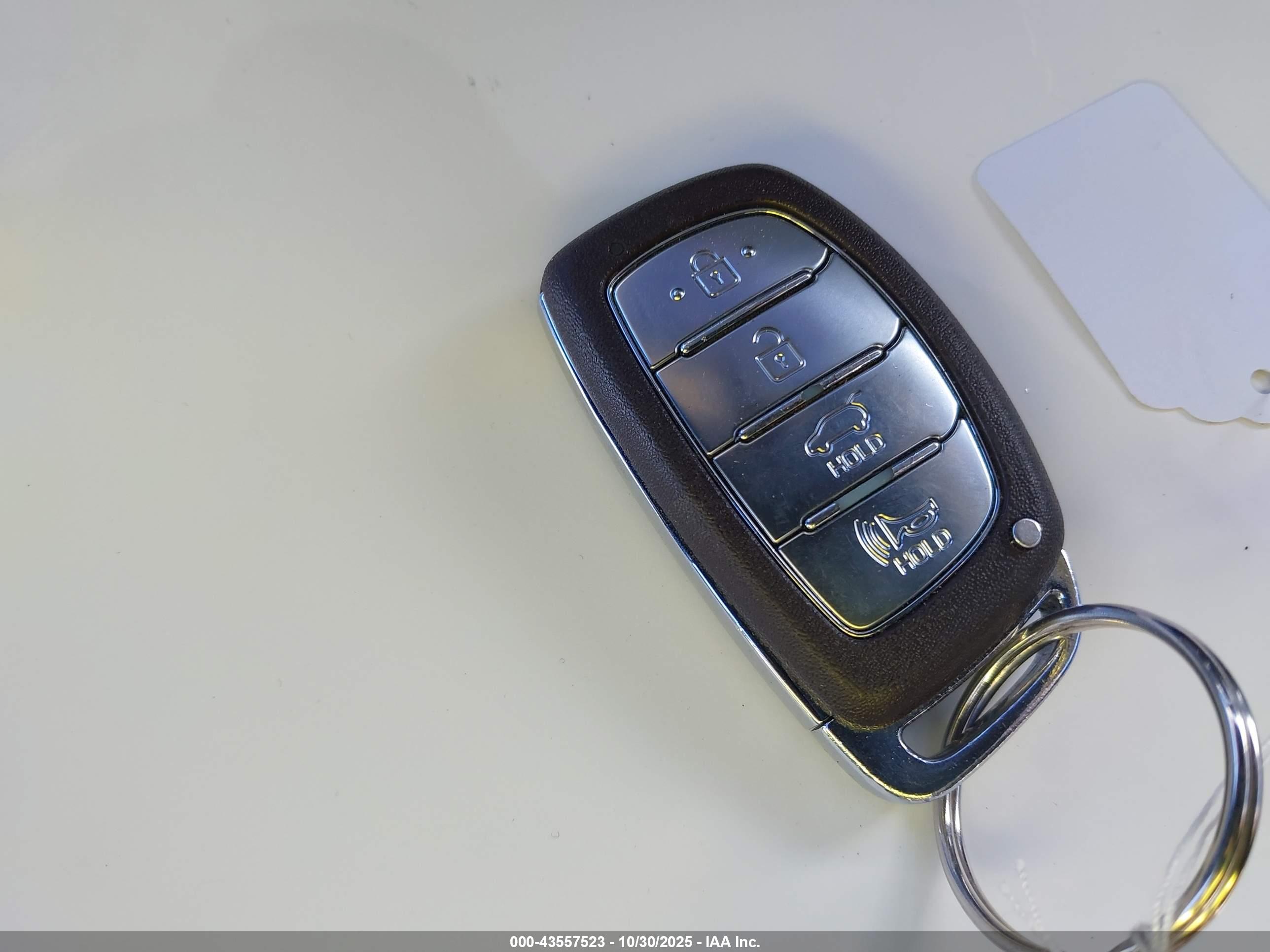 HYUNDAI TUCSON image 11