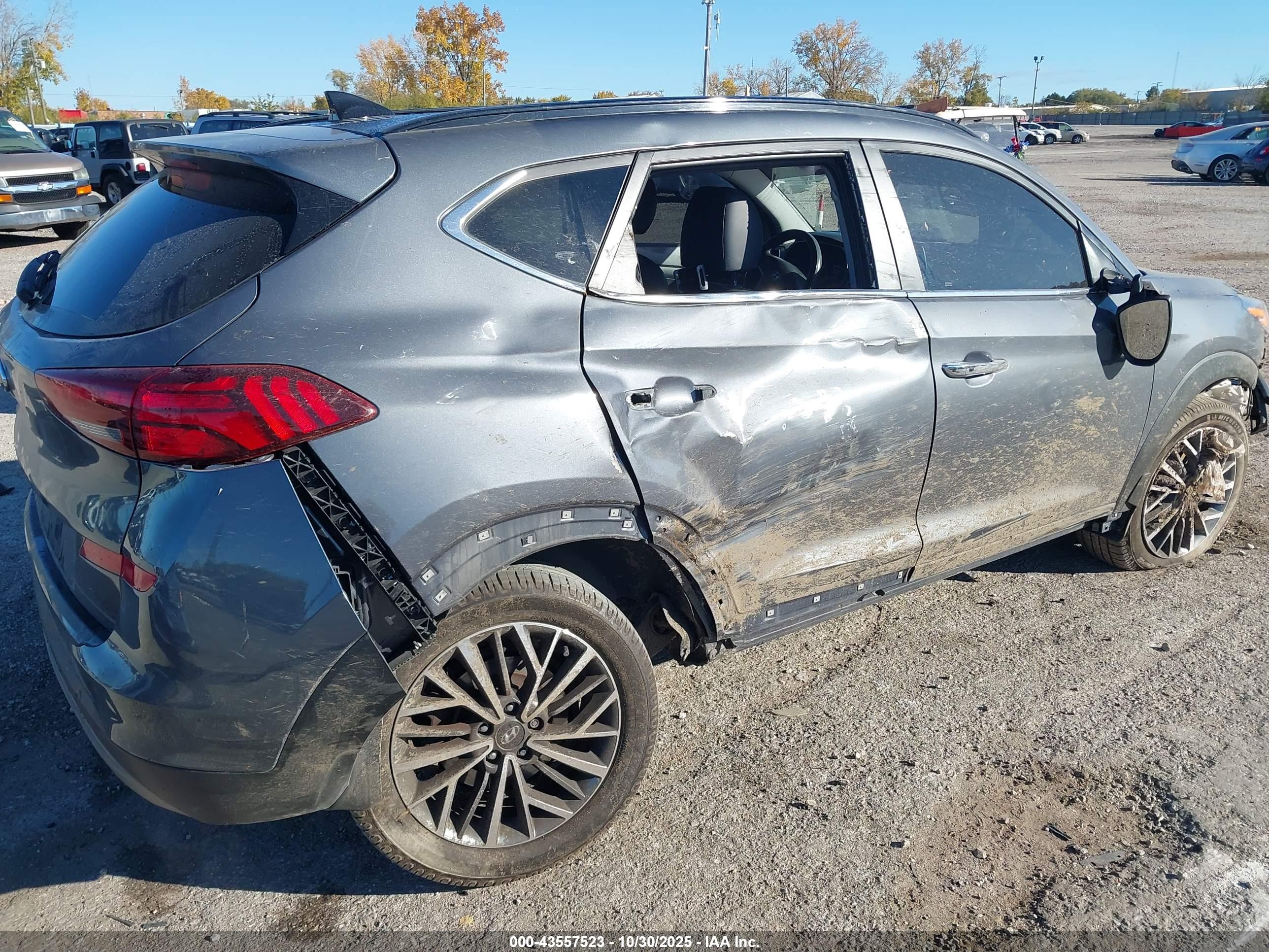 HYUNDAI TUCSON image 6