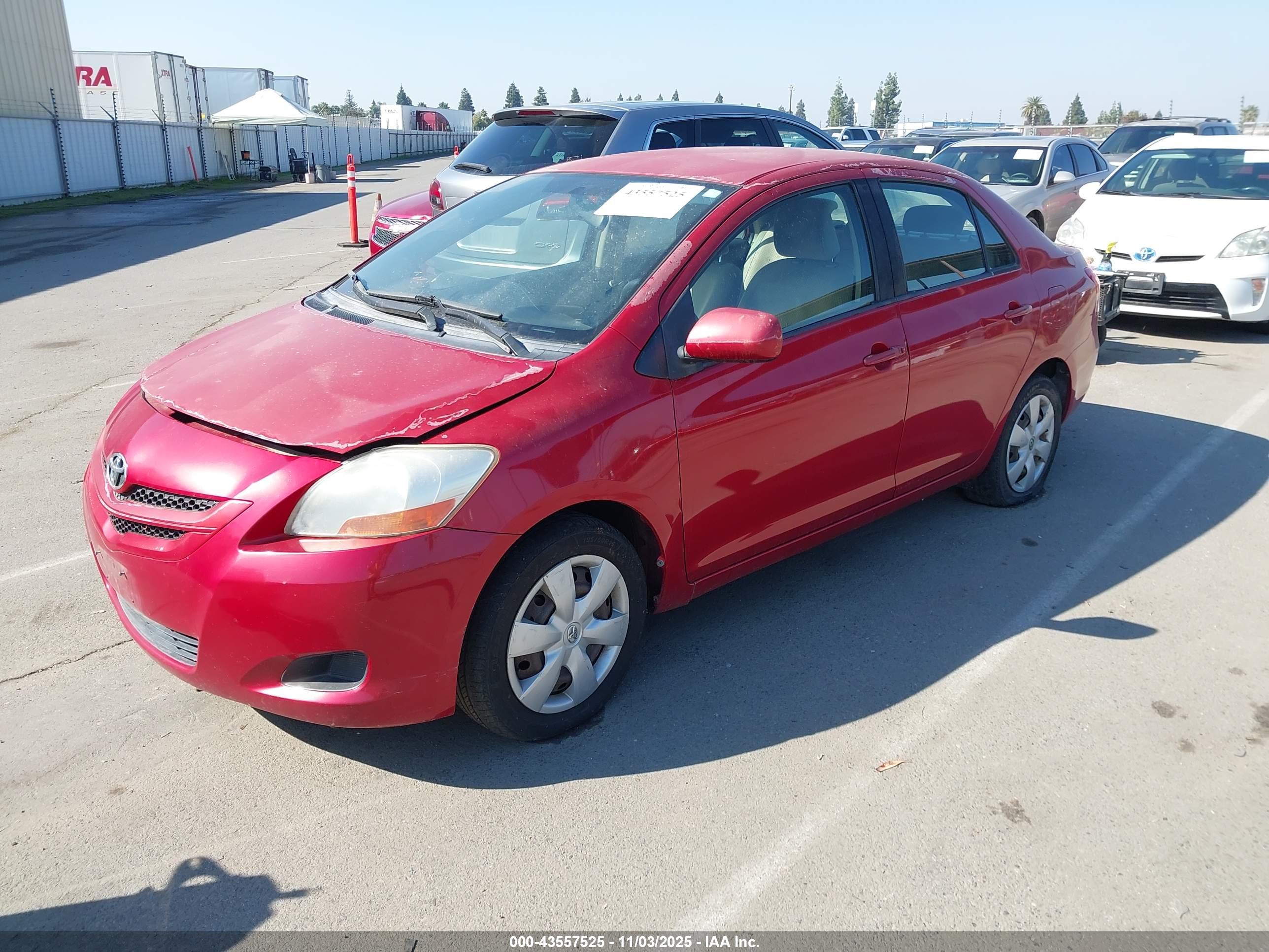 TOYOTA YARIS image 2