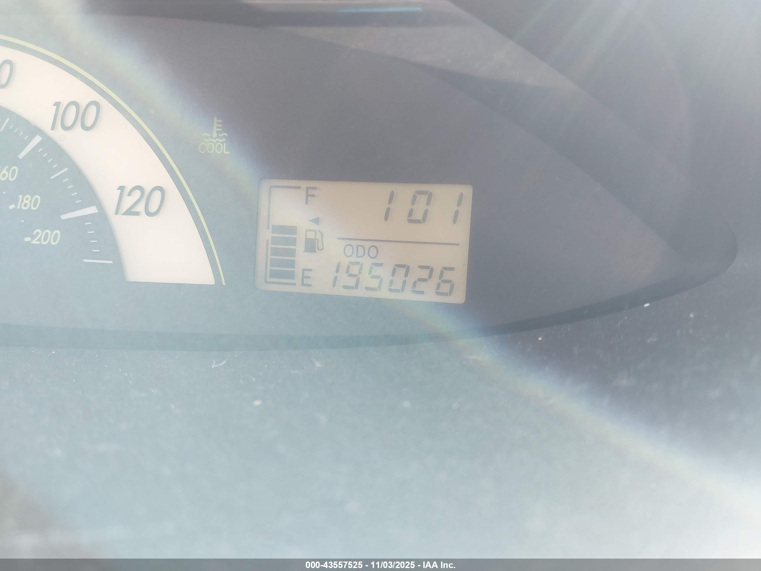 TOYOTA YARIS image 7