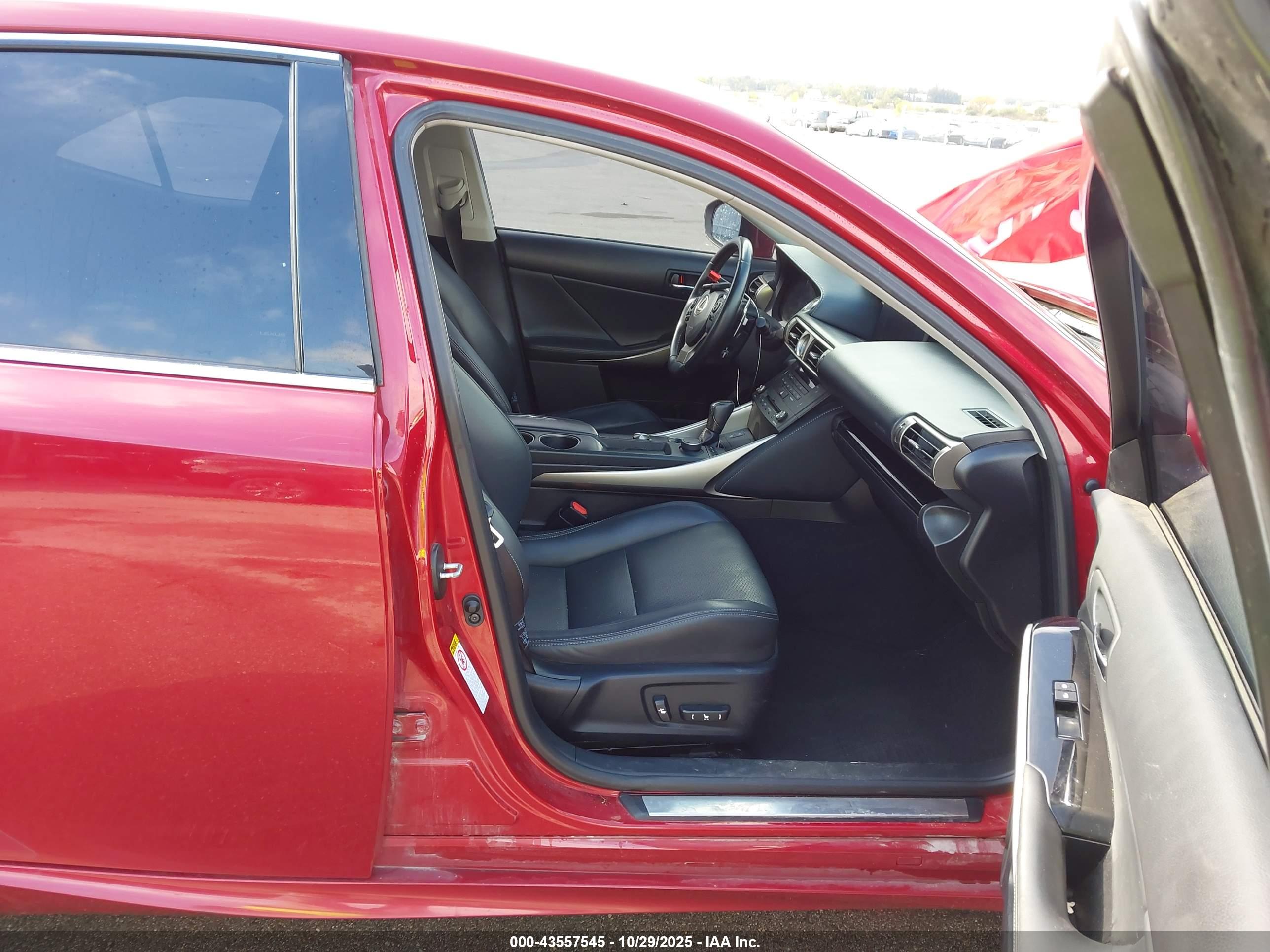 LEXUS IS image 5