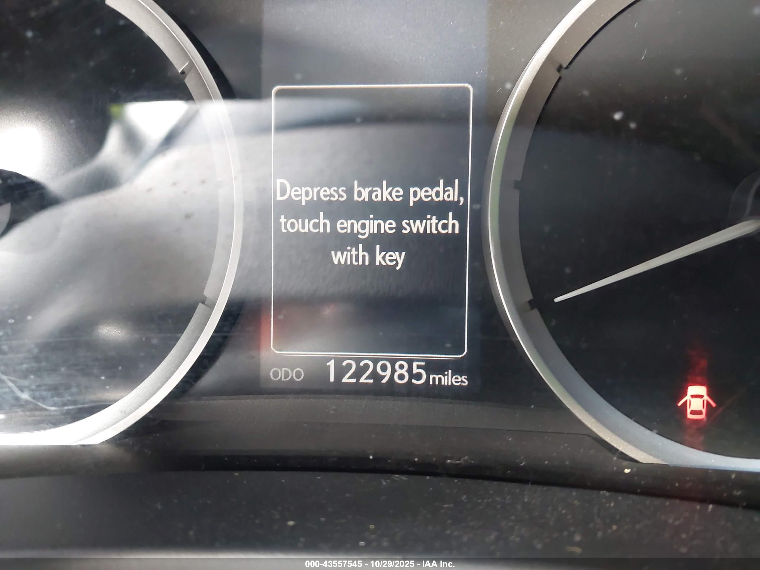 LEXUS IS image 7