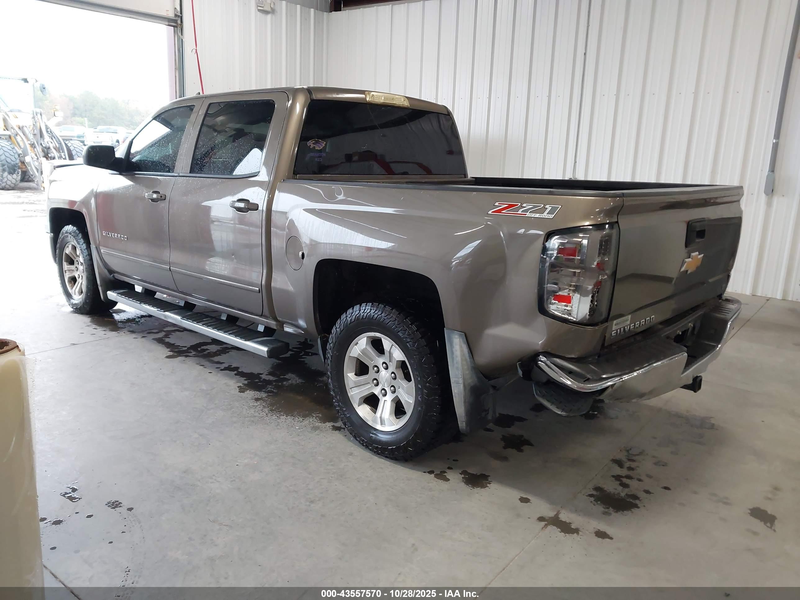 CHEVROLET SILVERADO image 3