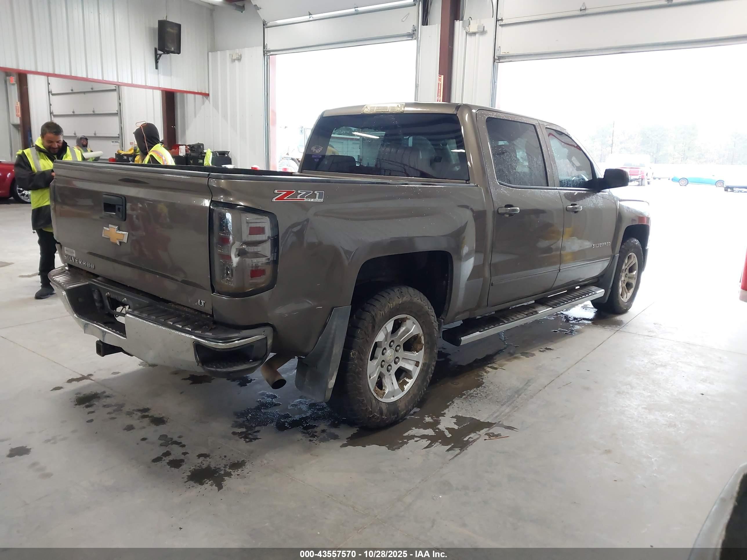 CHEVROLET SILVERADO image 4