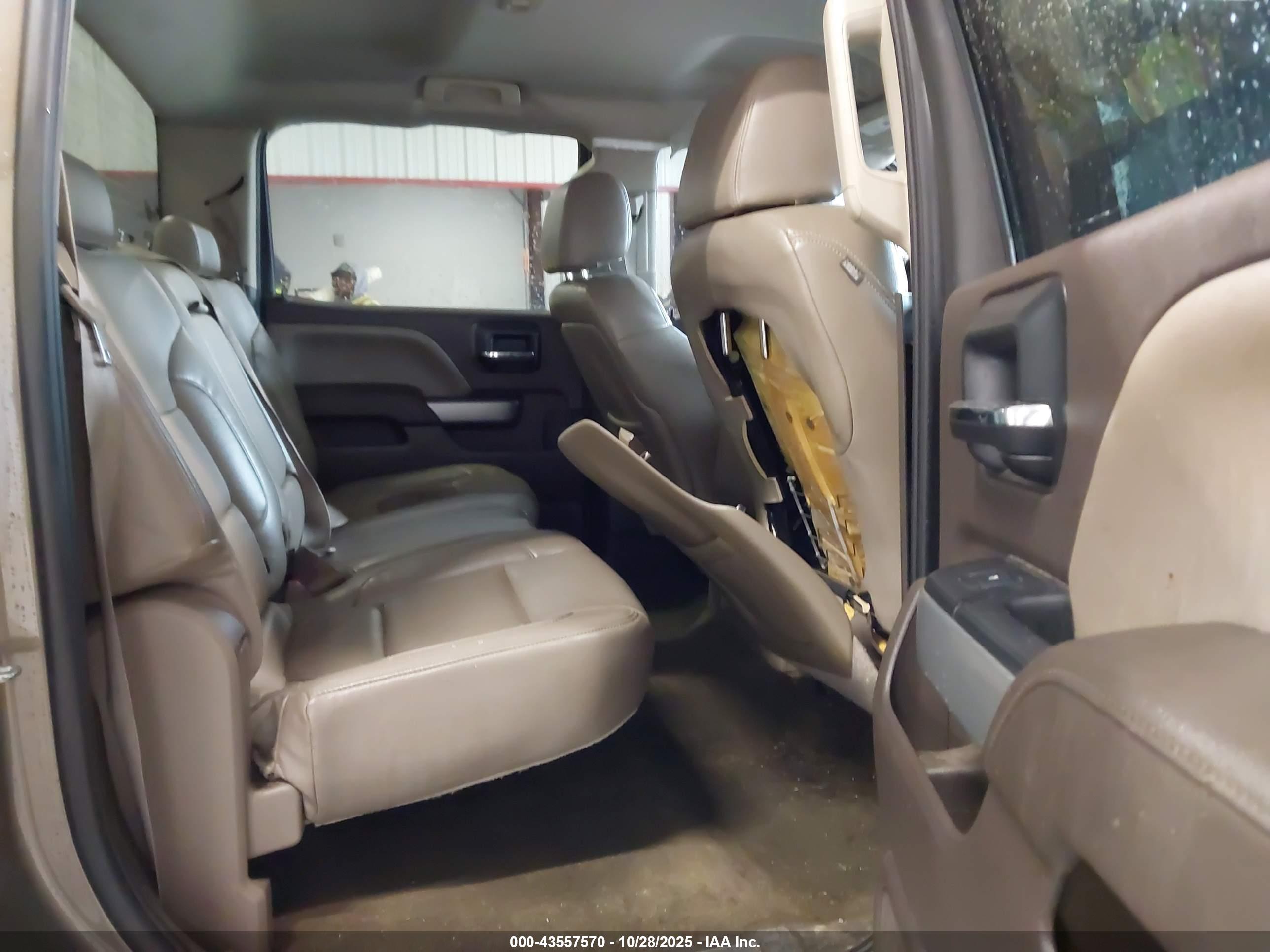 CHEVROLET SILVERADO image 8