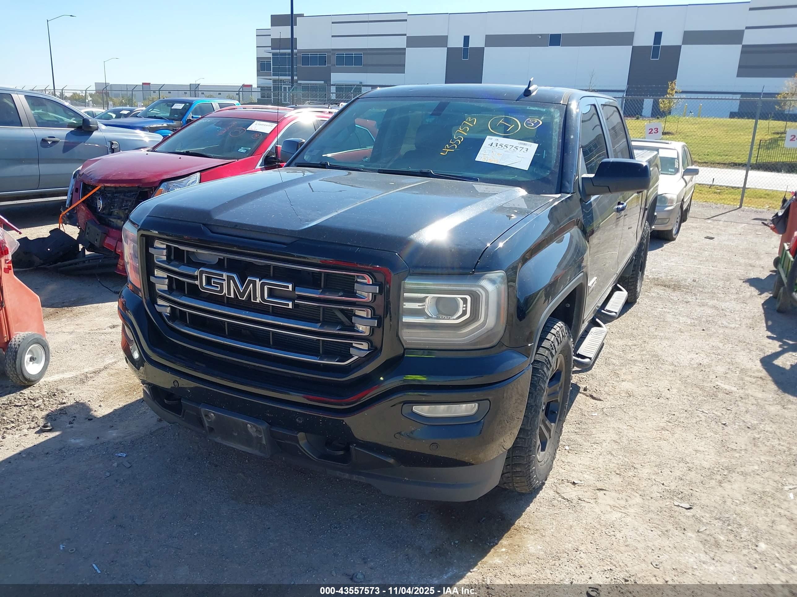 GMC SIERRA image 2