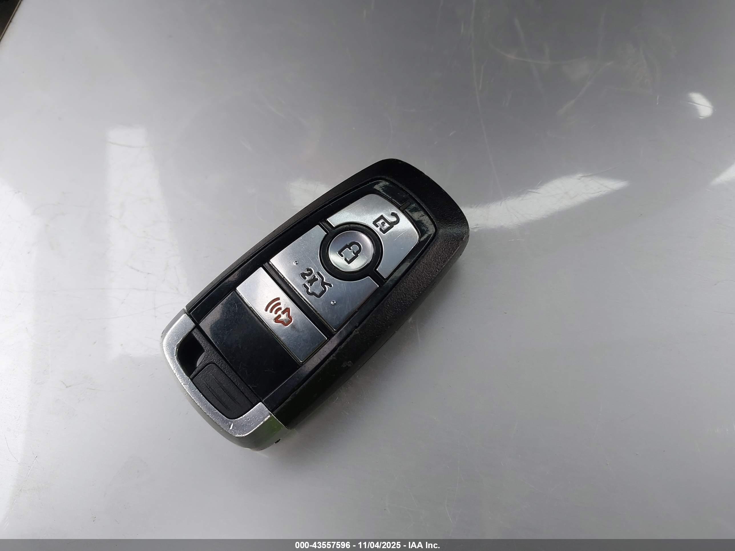 FORD FUSION image 11