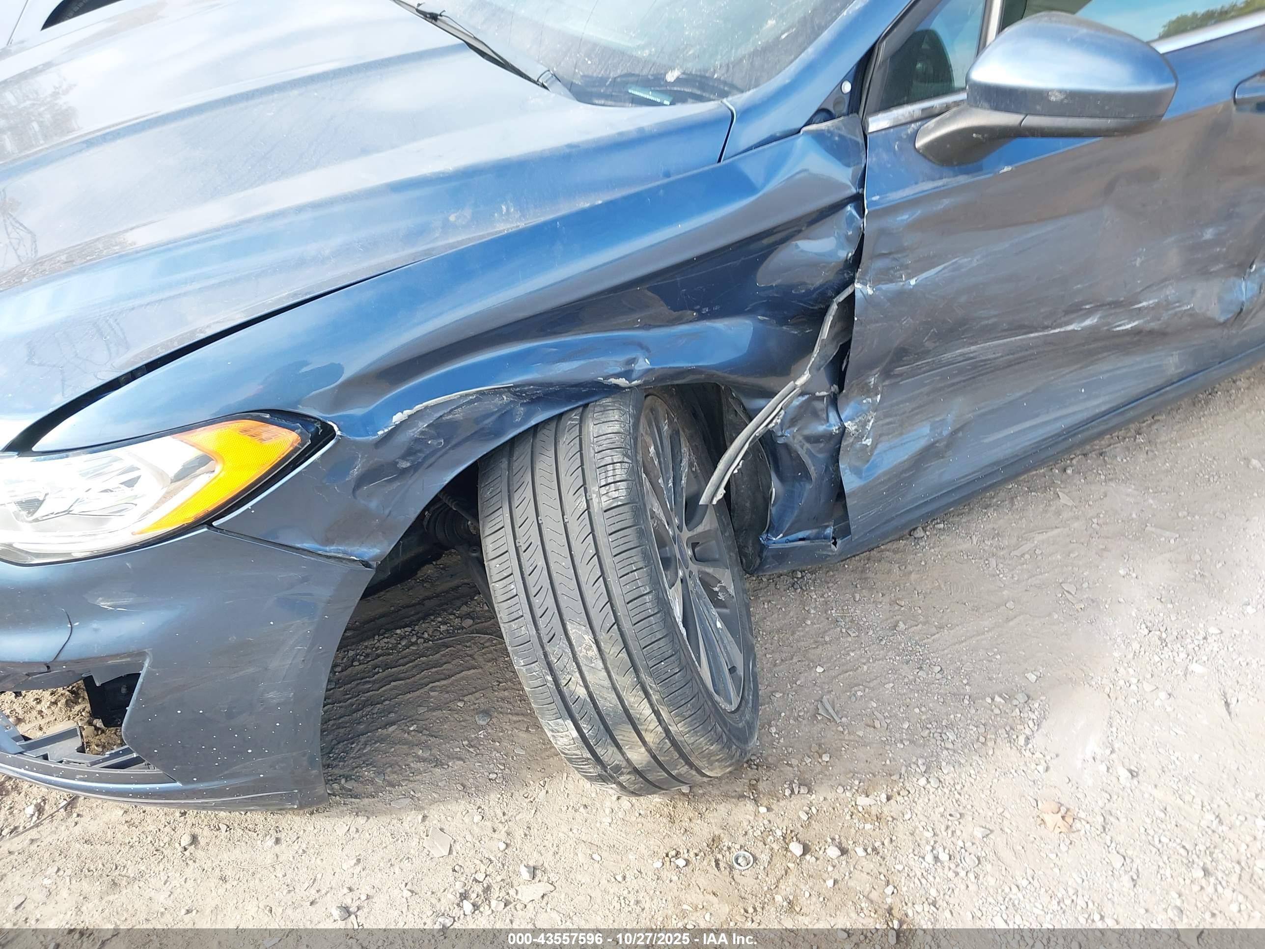 FORD FUSION image 6
