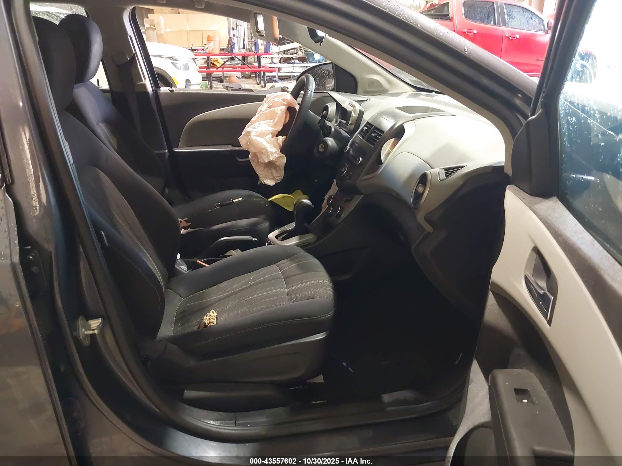 CHEVROLET SONIC image 5