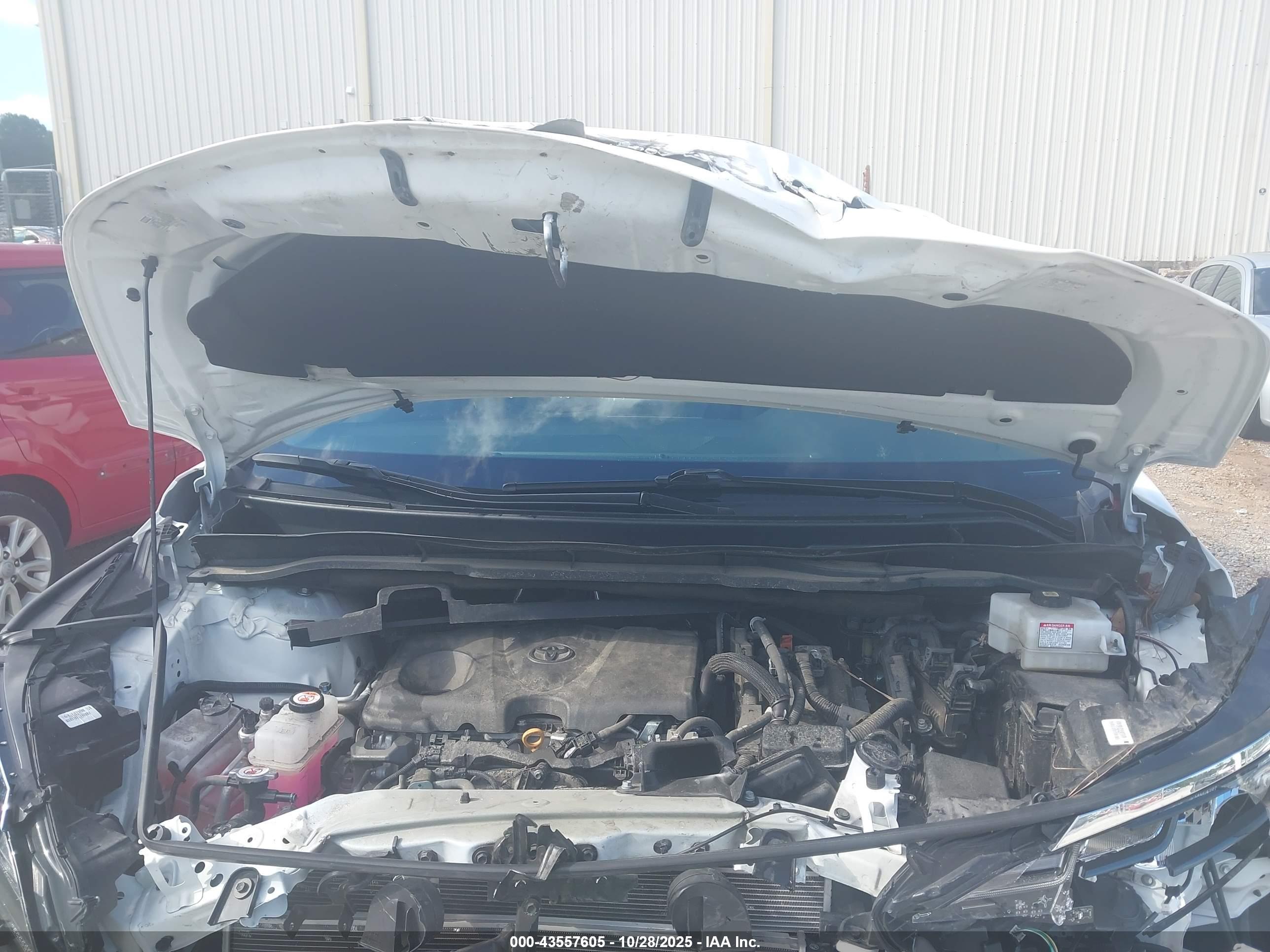 TOYOTA SIENNA image 10