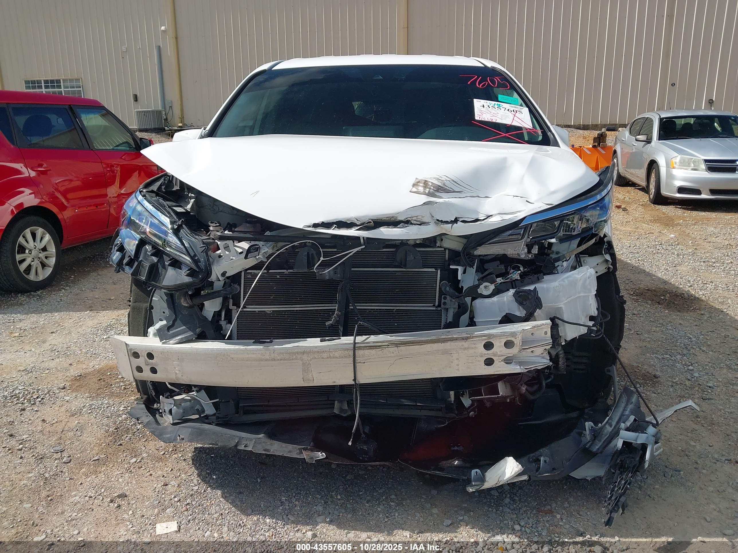 TOYOTA SIENNA image 6