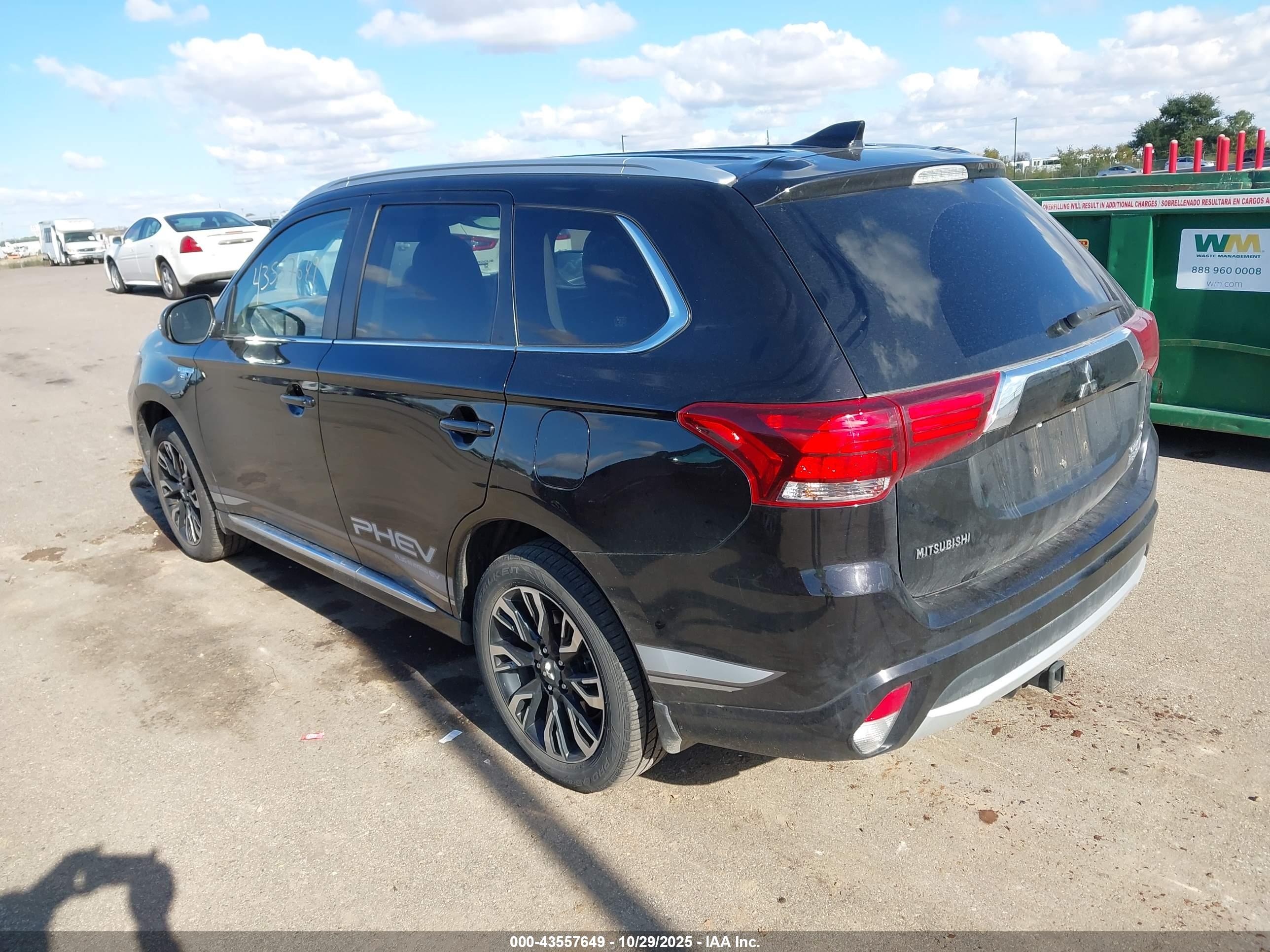 MITSUBISHI OUTLANDER image 3