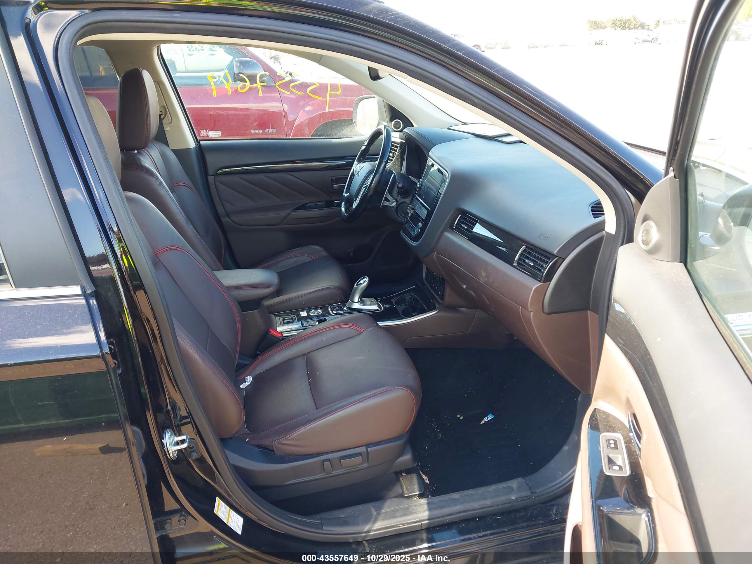 MITSUBISHI OUTLANDER image 5