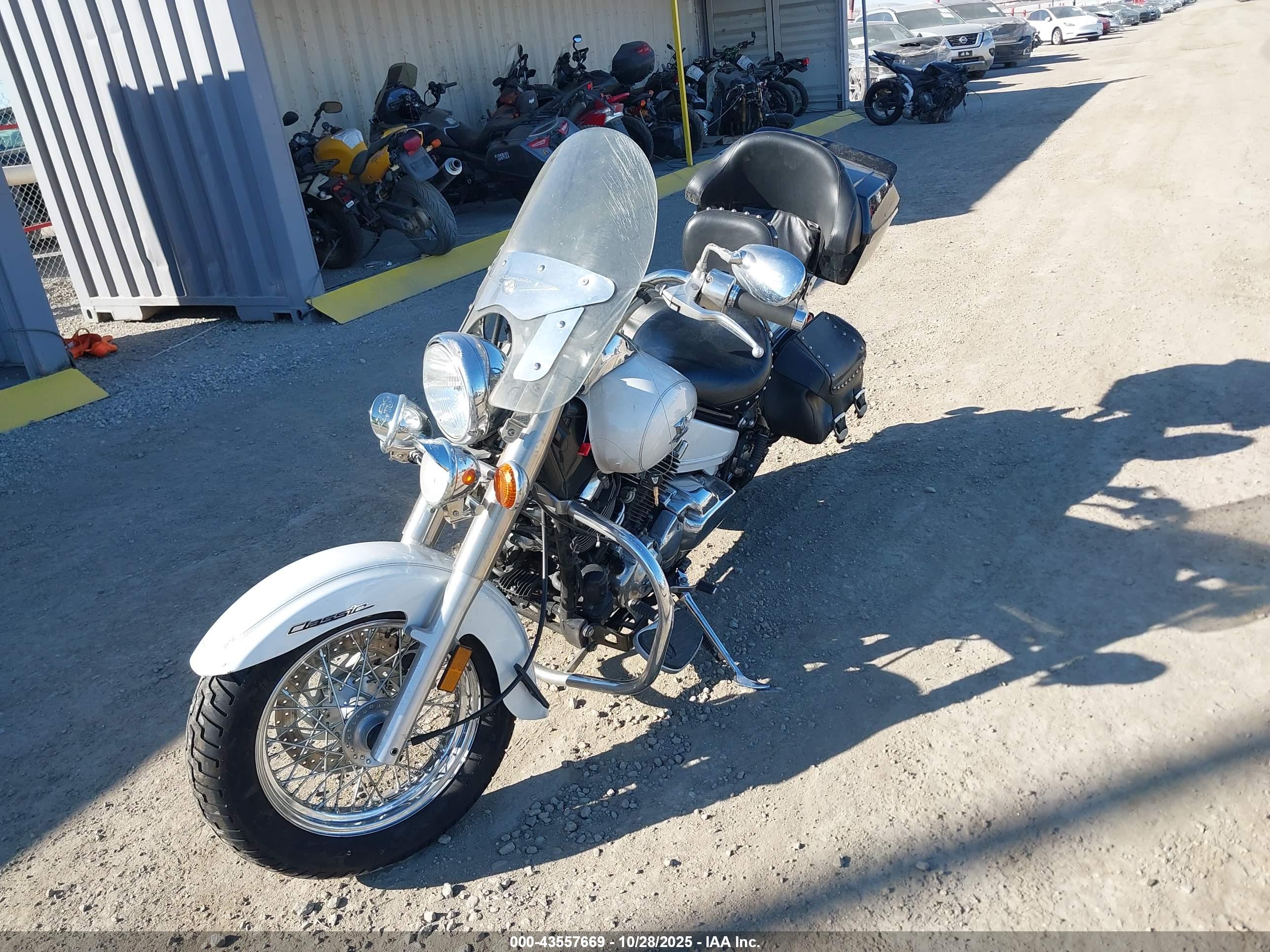 YAMAHA XVS65 image 2