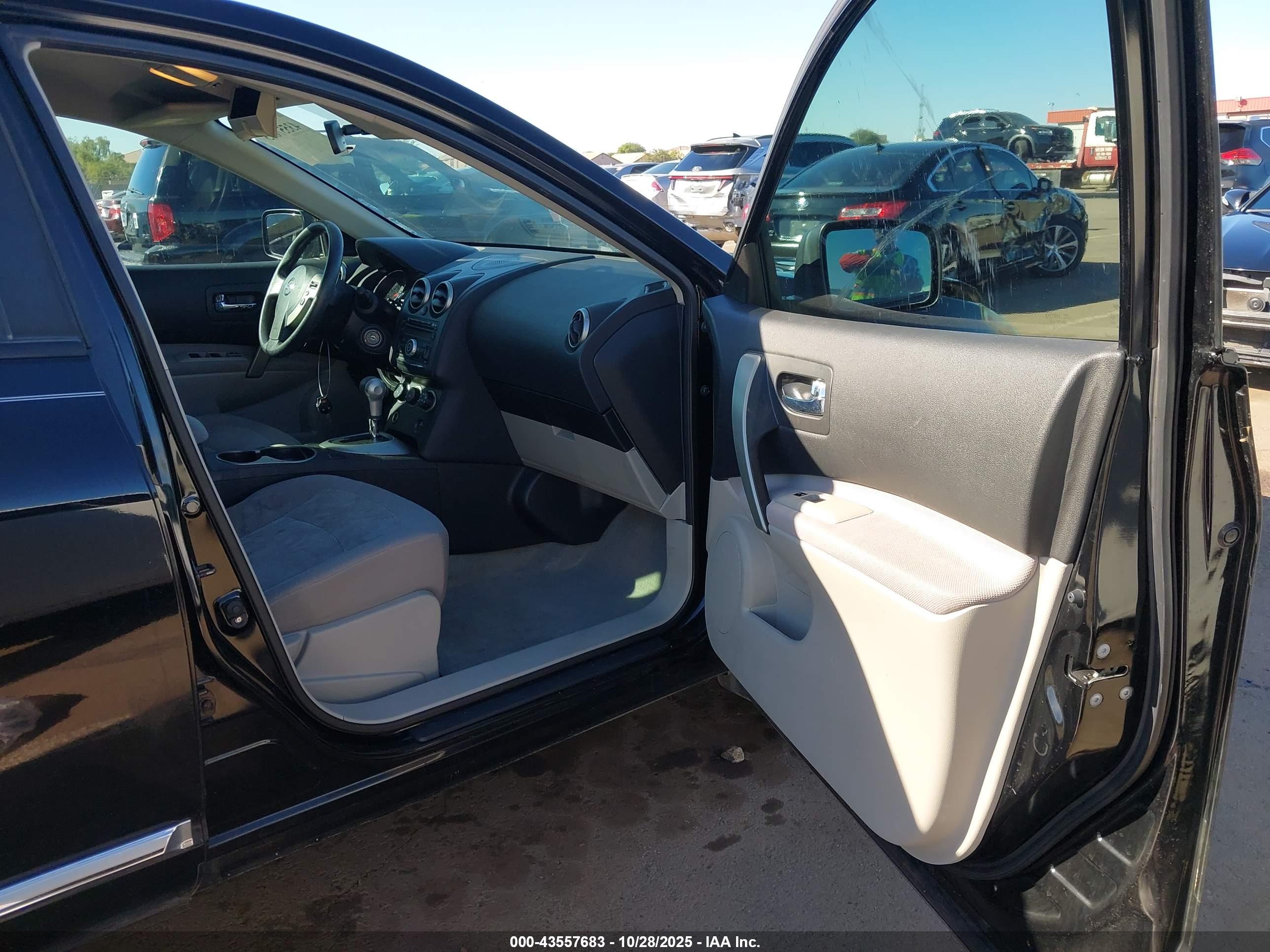NISSAN ROGUE image 5