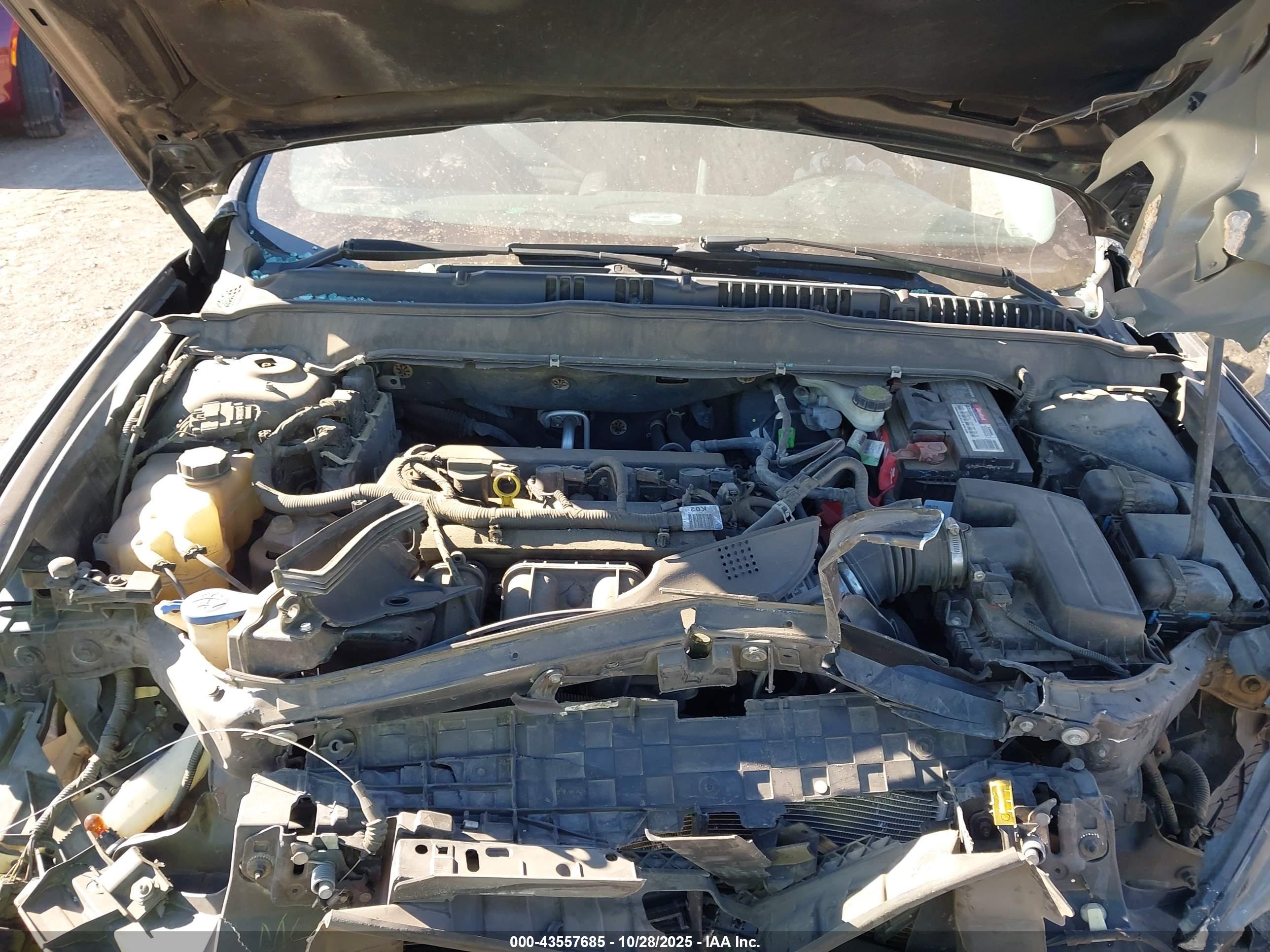 FORD FUSION image 10