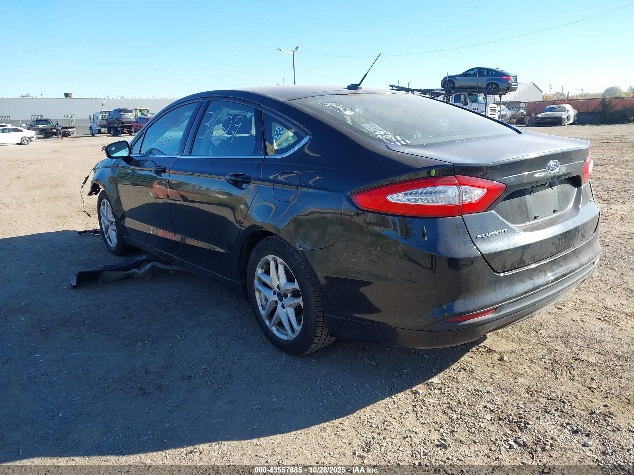 FORD FUSION image 3