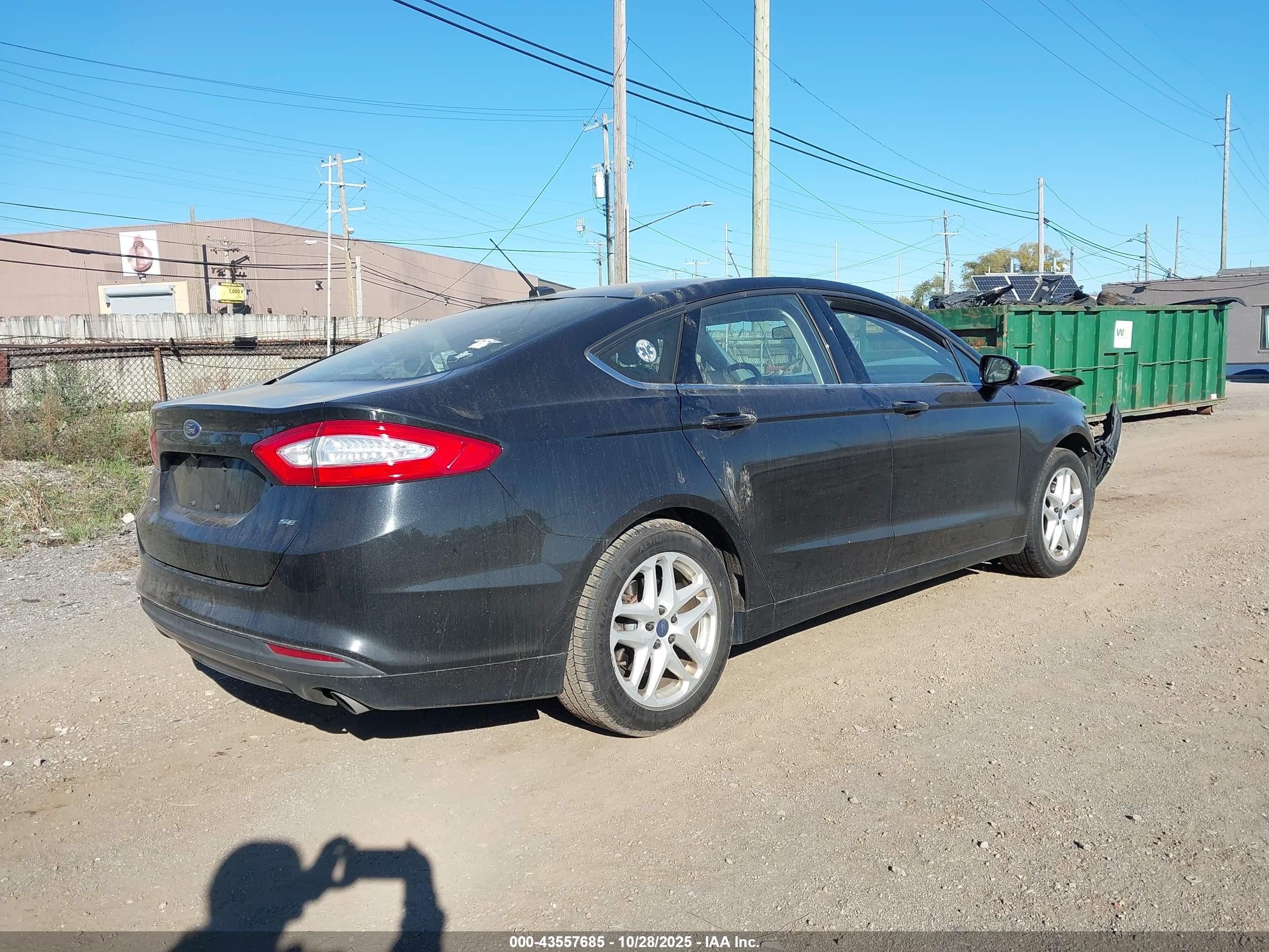 FORD FUSION image 4
