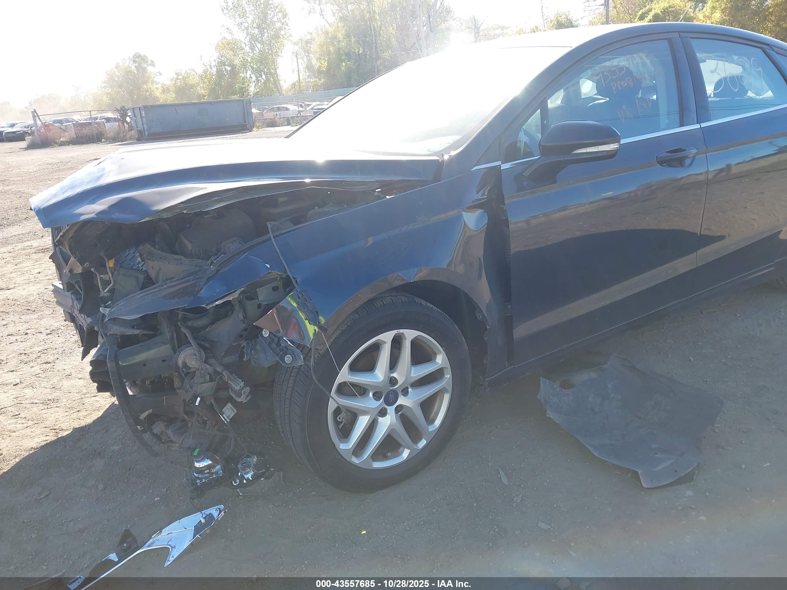 FORD FUSION image 6