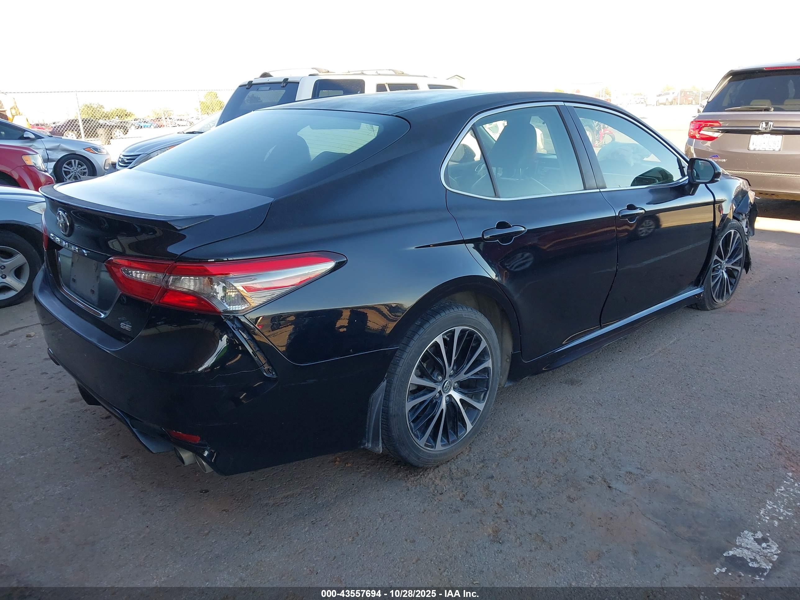 TOYOTA CAMRY image 4