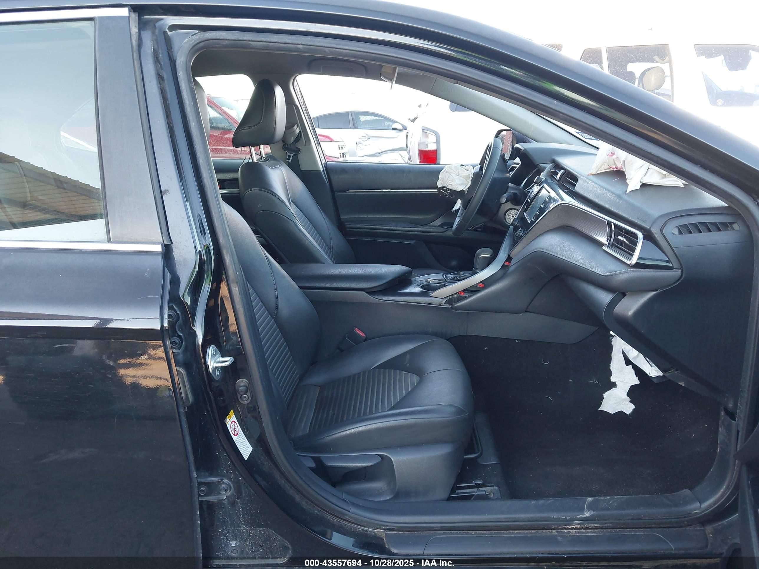 TOYOTA CAMRY image 5