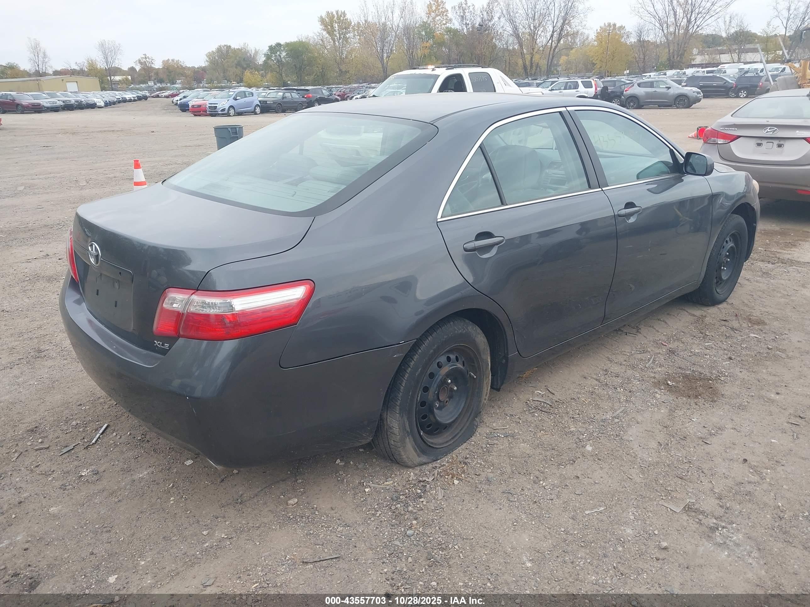 TOYOTA CAMRY image 4