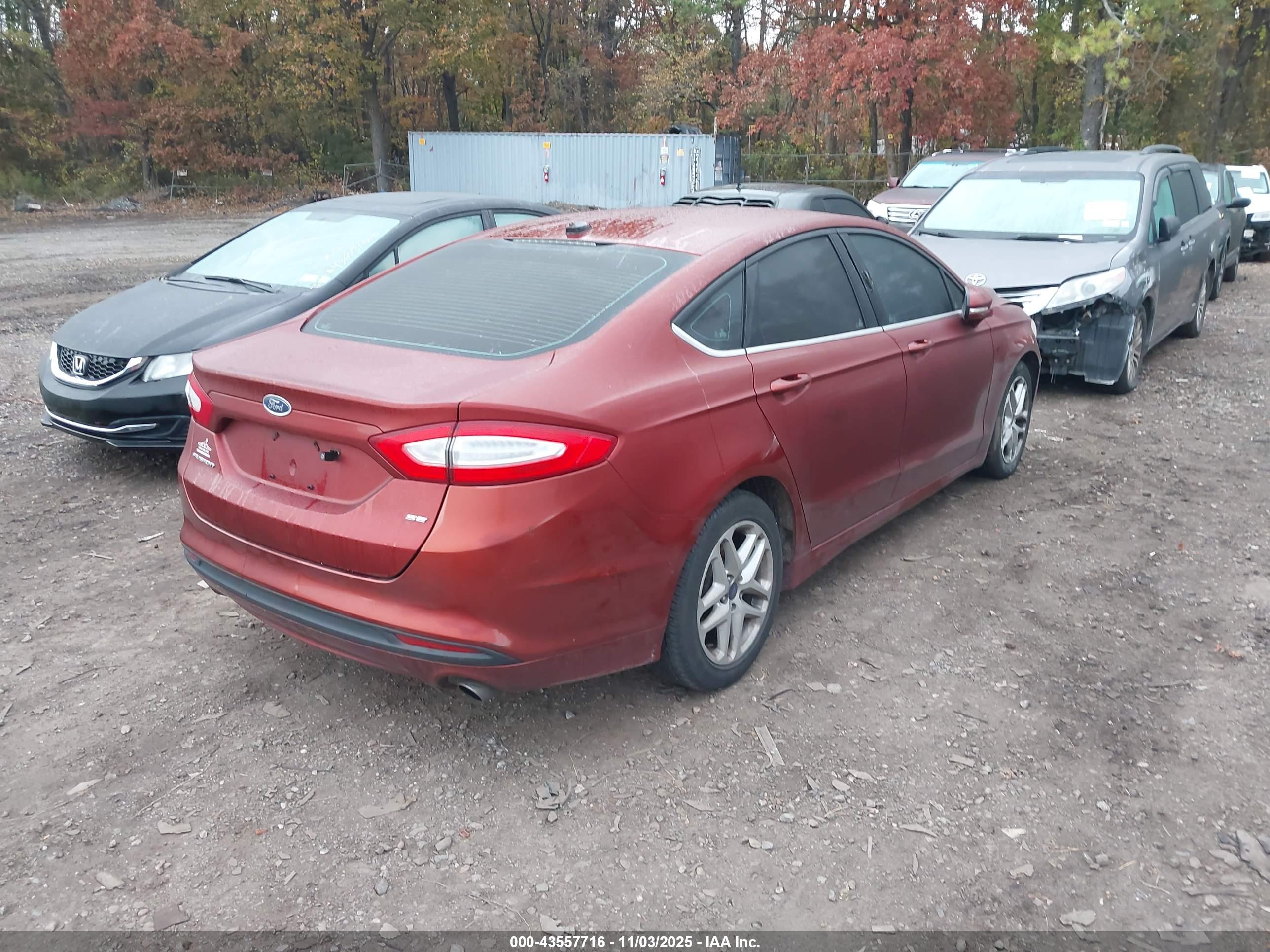 FORD FUSION image 4