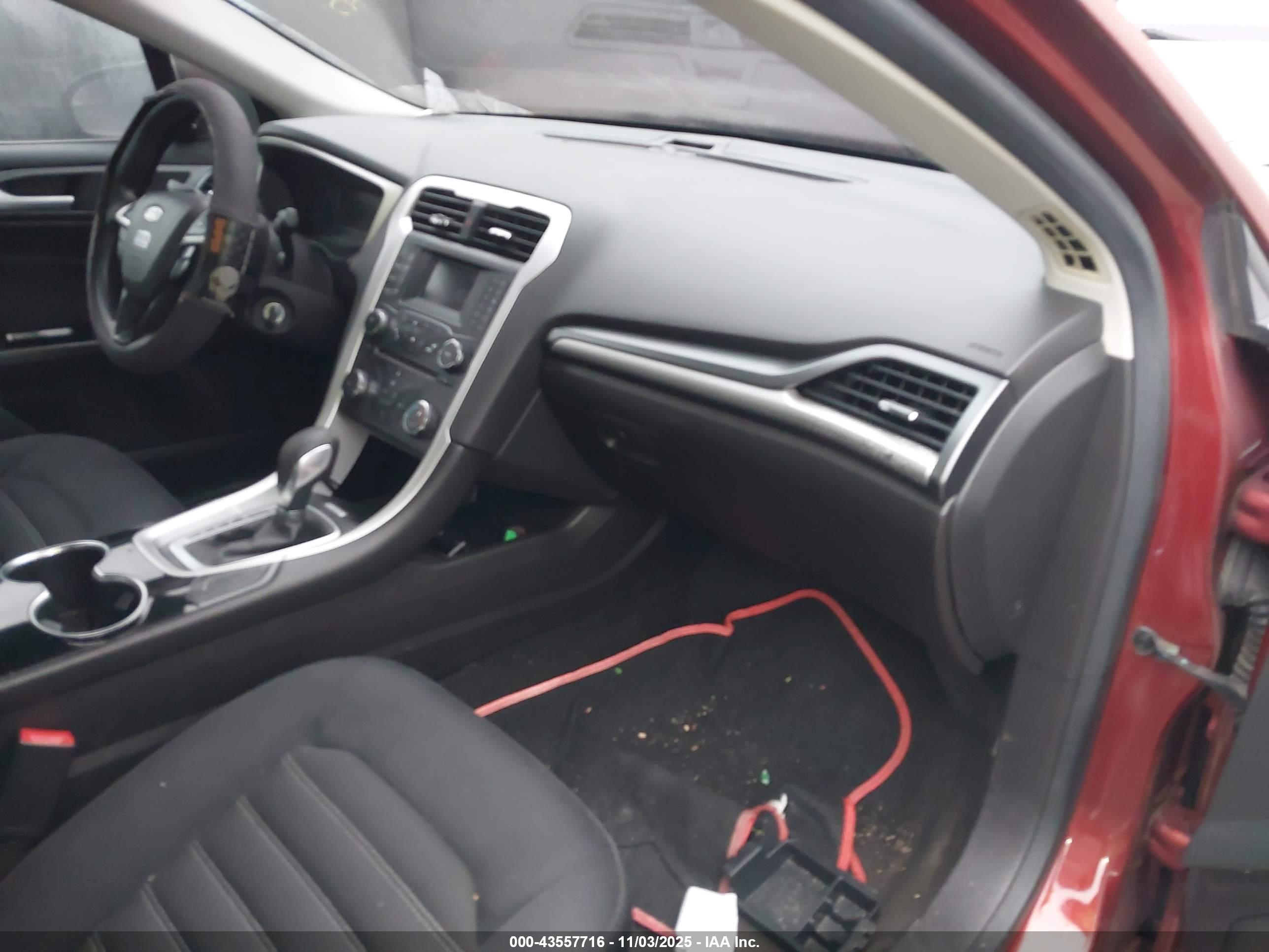 FORD FUSION image 5