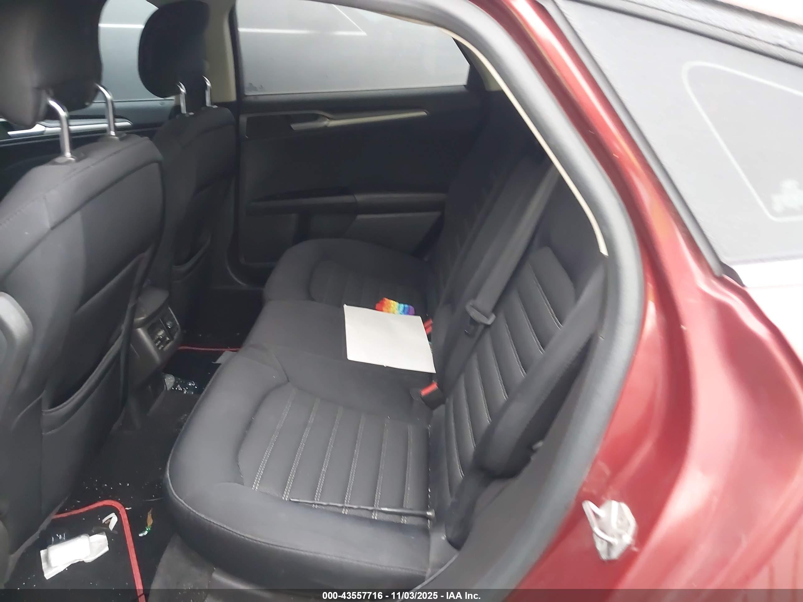 FORD FUSION image 8