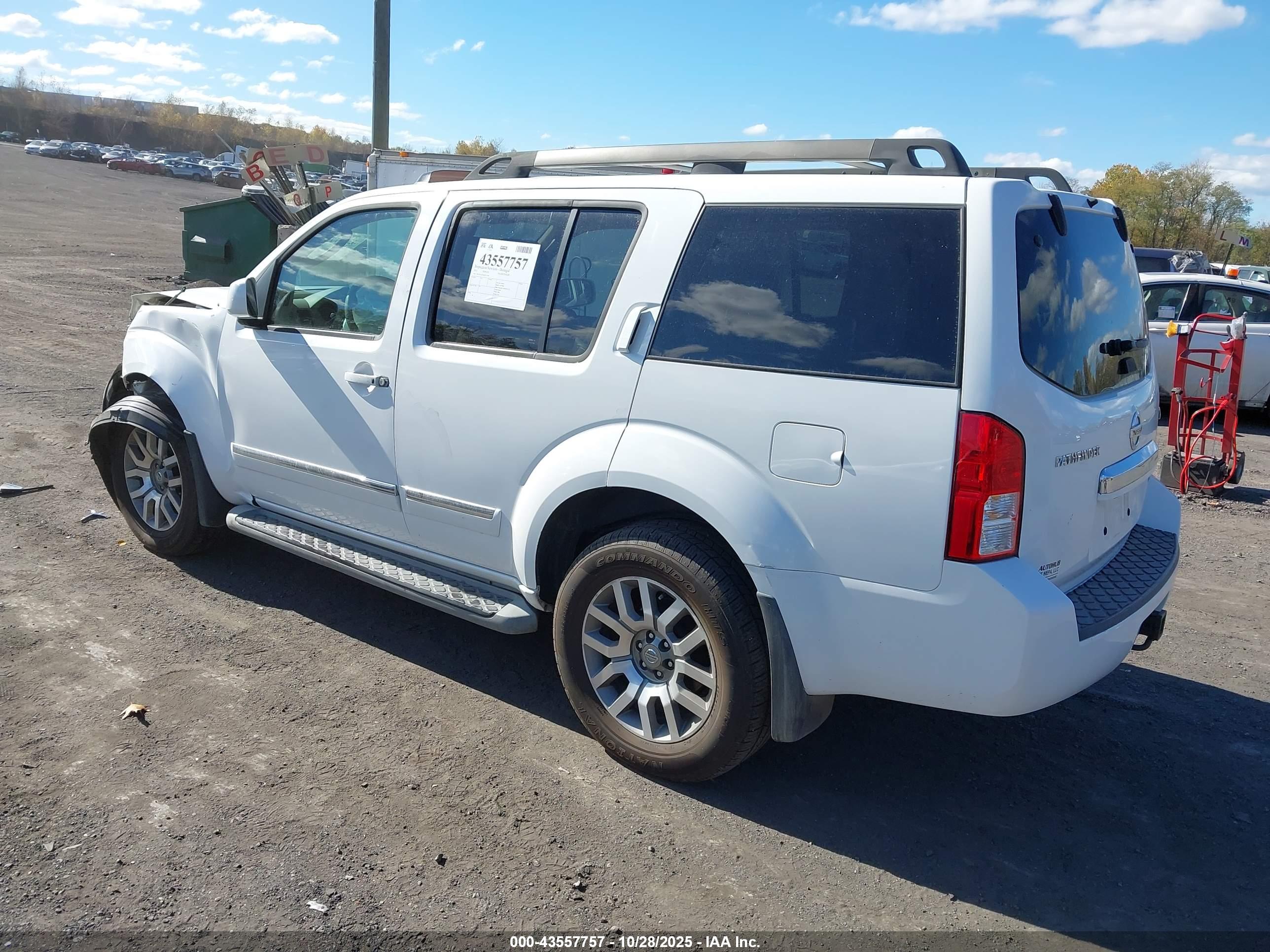 NISSAN PATHFINDER image 3