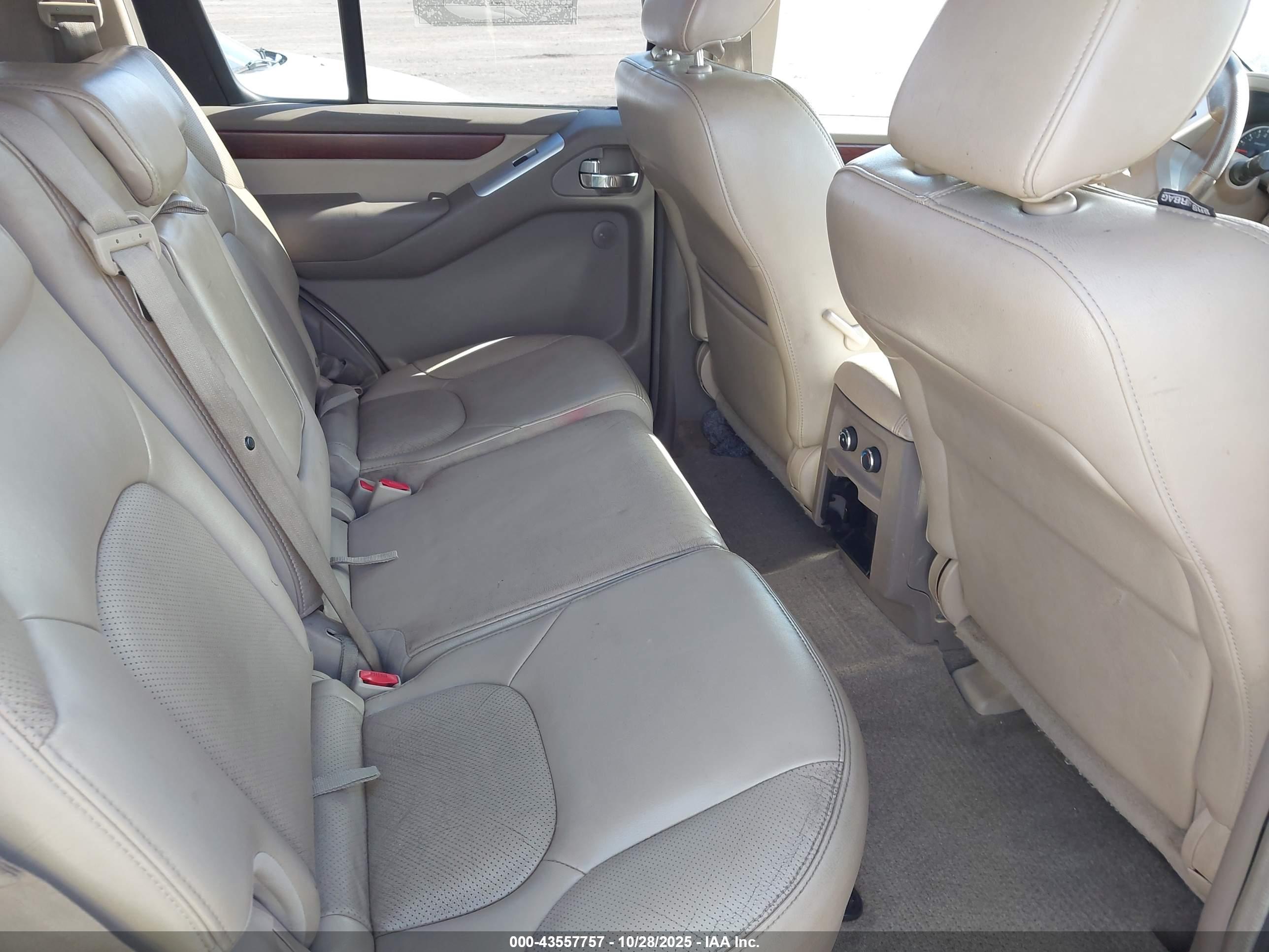 NISSAN PATHFINDER image 8