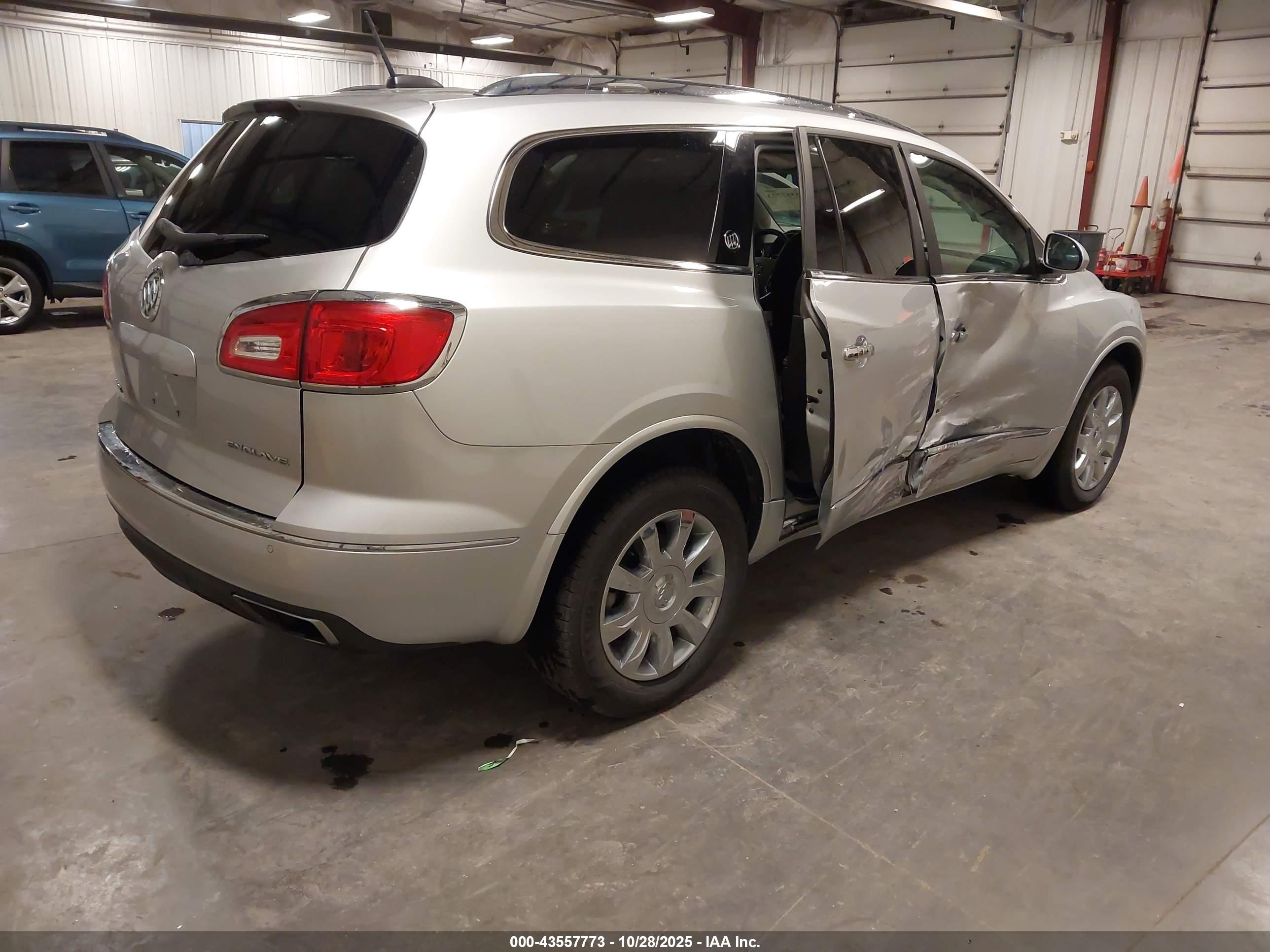 BUICK ENCLAVE image 4