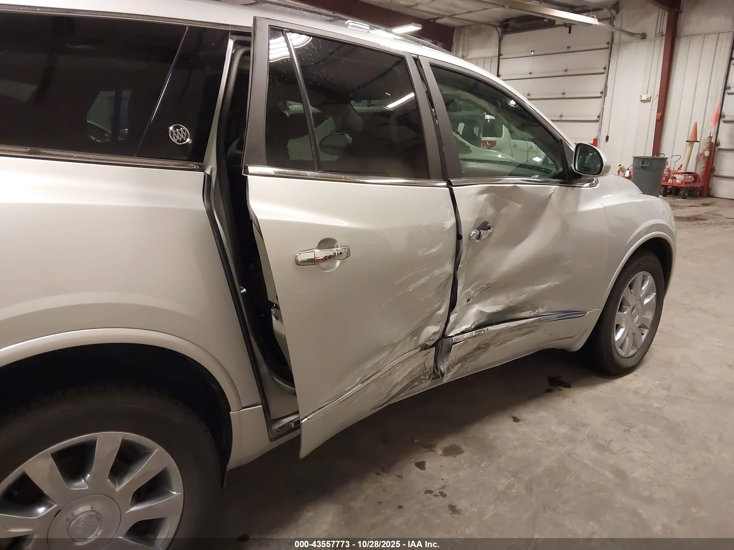 BUICK ENCLAVE image 6