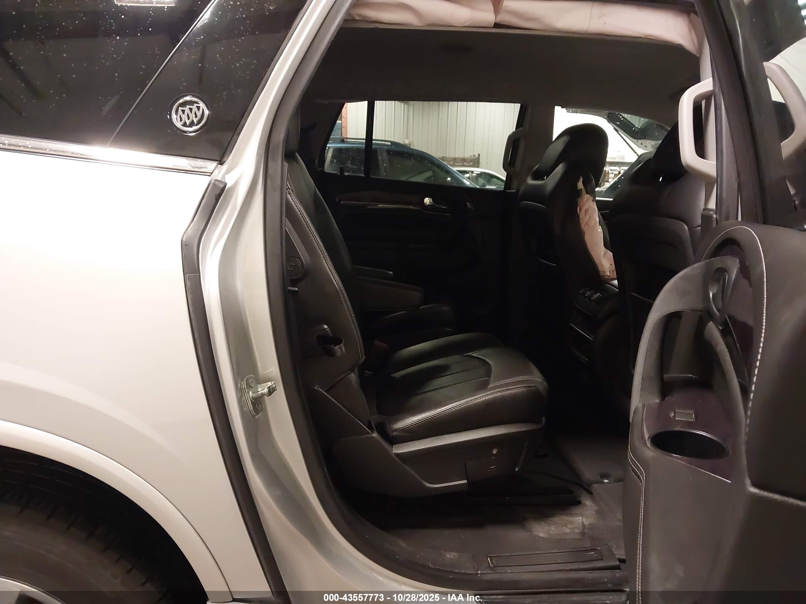 BUICK ENCLAVE image 8
